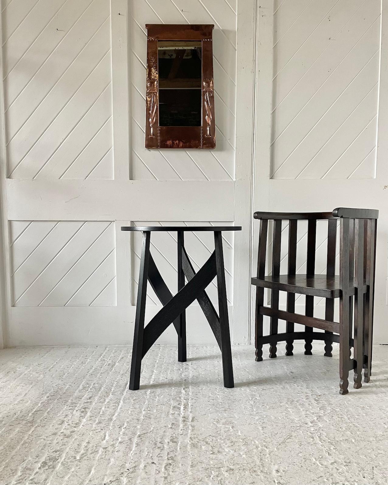 Modern Day Craftsman Made Oak Circular Top Table For Sale 1