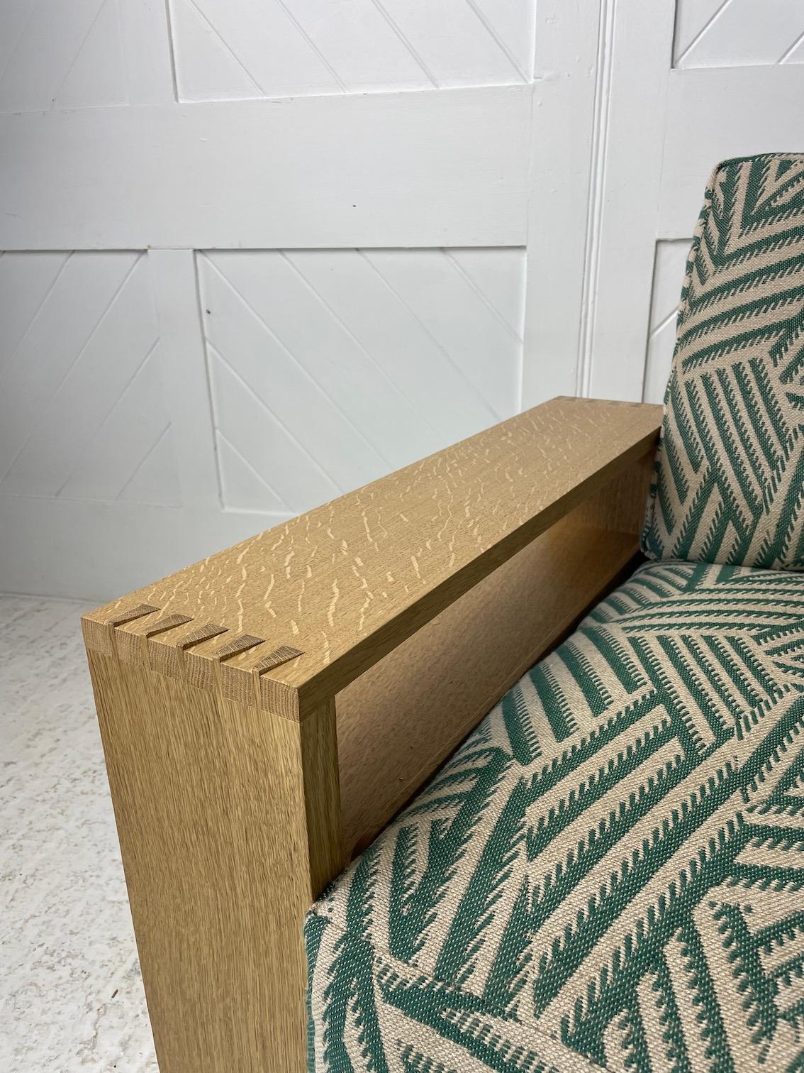 The Modernity 'Zeno' Hand Made Library Chair in Natural Quarter Sawn Oak (Chêne scié sur quartier naturel) en vente 2