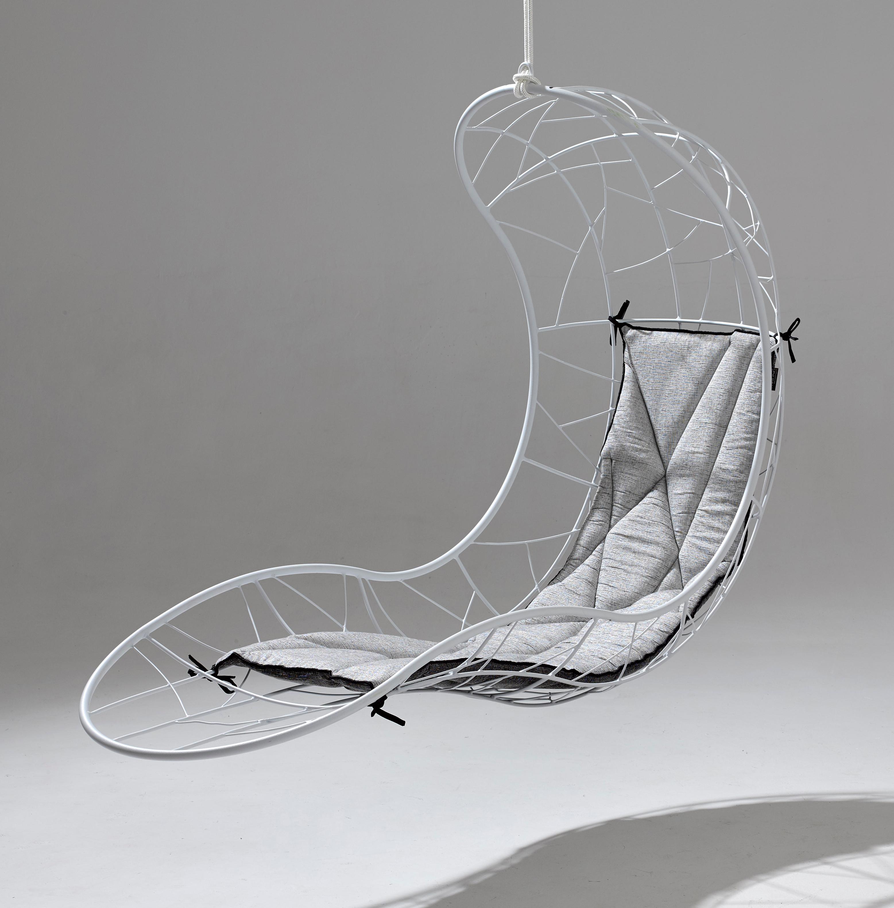 Modern Daybed Lounger Hanging Swing Garden Patio Sofa Chair (Pulverbeschichtet) im Angebot