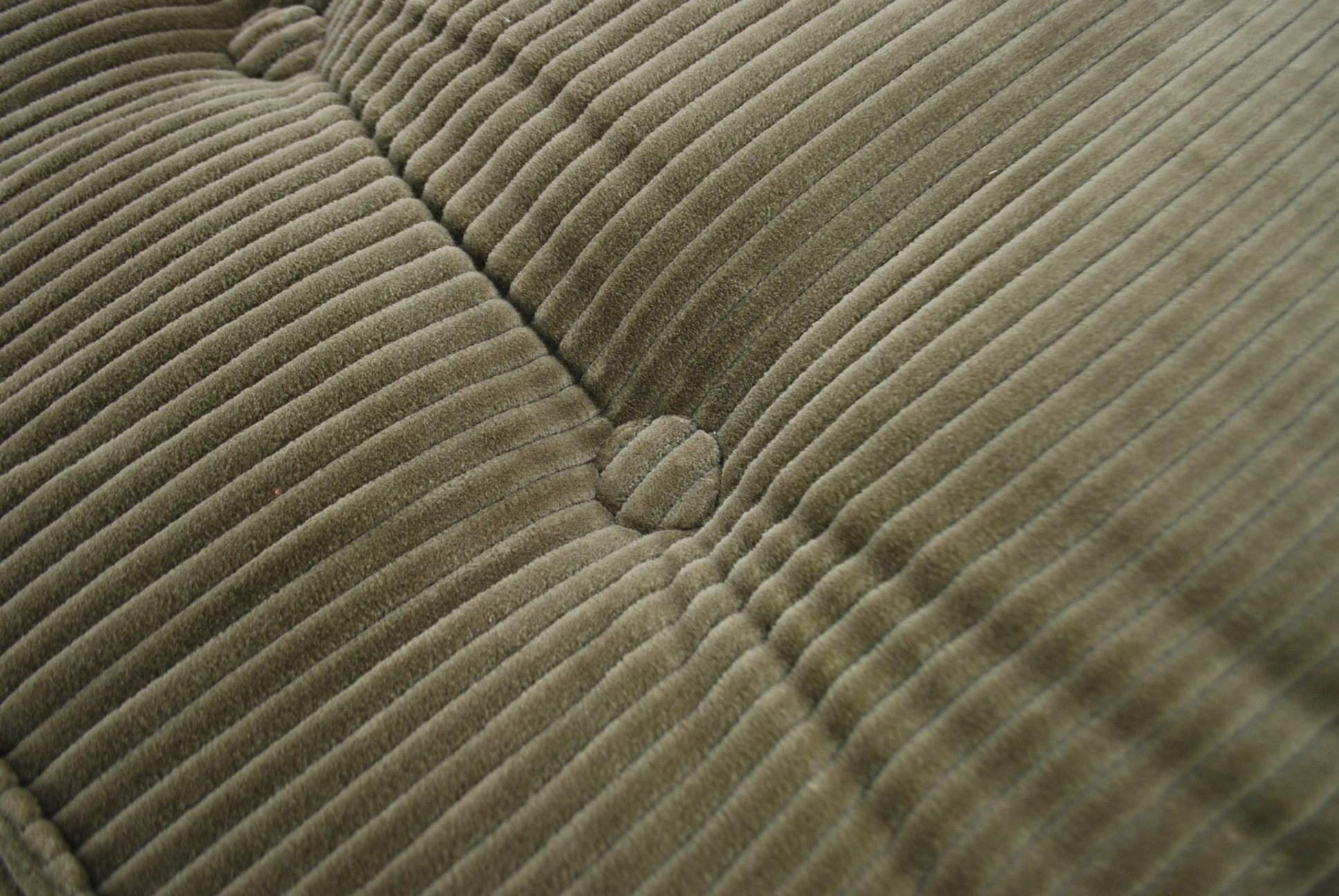 Modernes Tagesbett Sofa von Burburry Prorsum im Angebot 13
