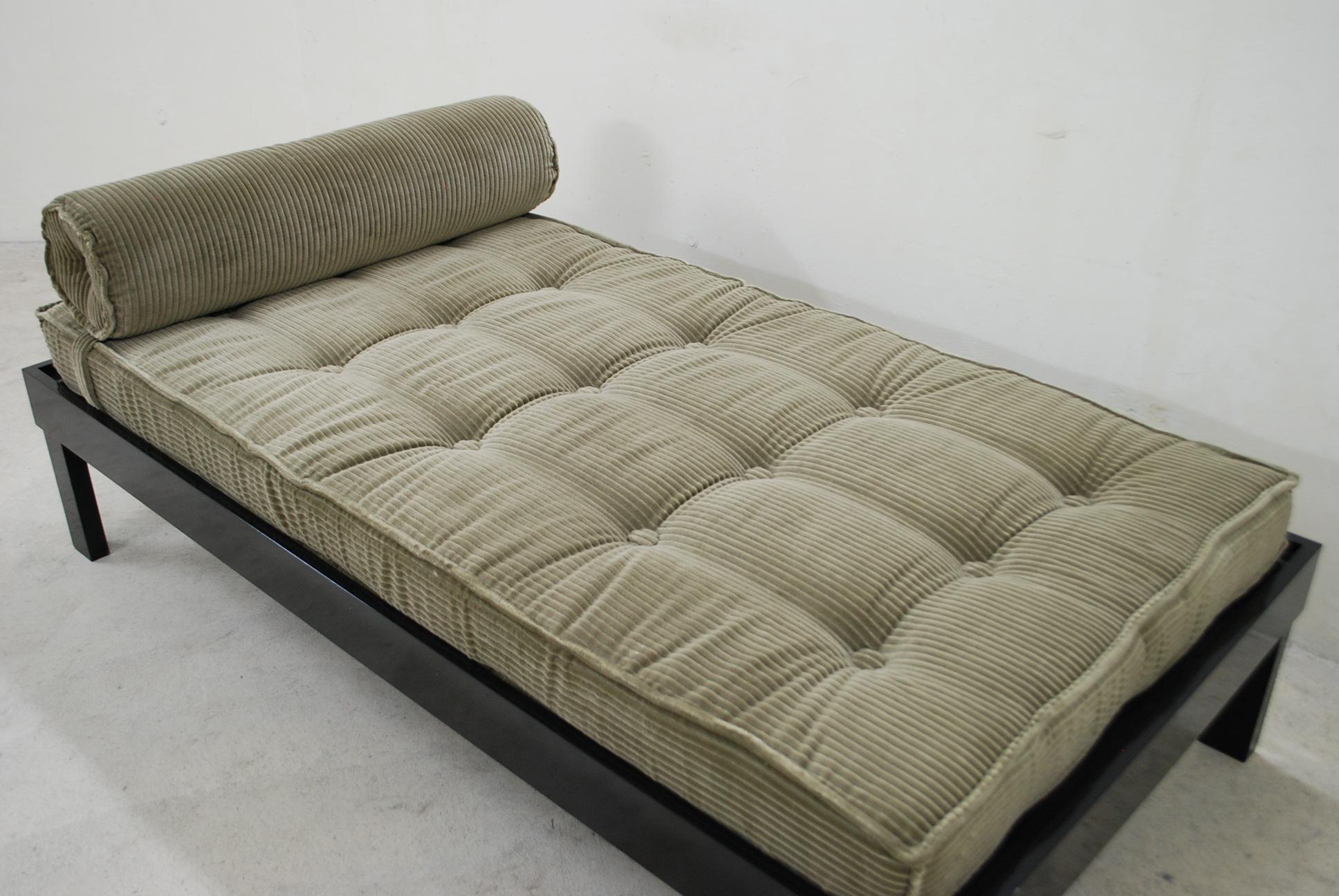 Modernes Tagesbett Sofa von Burburry Prorsum (21. Jahrhundert und zeitgenössisch) im Angebot