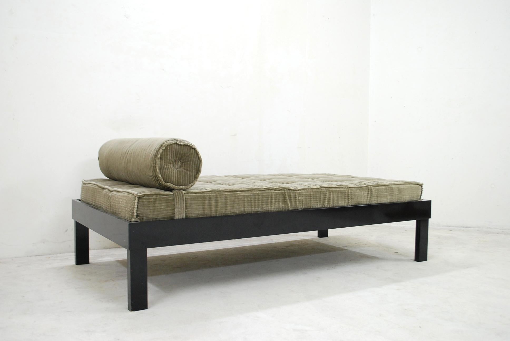 English Modern Daybed Sofa by Burburry Prorsum For Sale