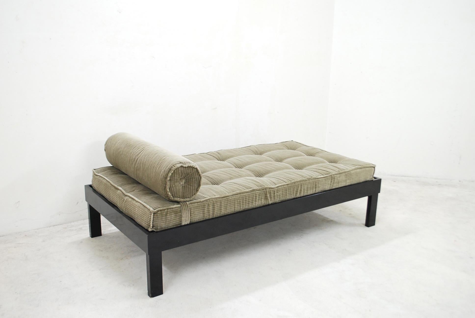 Modern Daybed Sofa by Burburry Prorsum In Good Condition For Sale In Munich, Bavaria