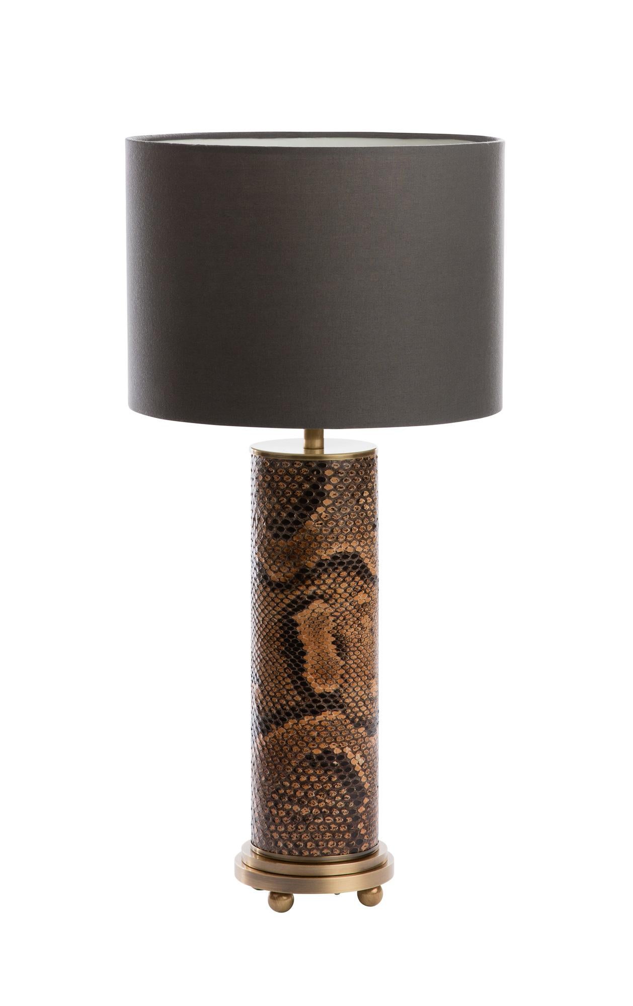 Lampe à colonne à gradins Art Déco moderne en bronze moulé avec revêtement en peau de serpent en vente 1