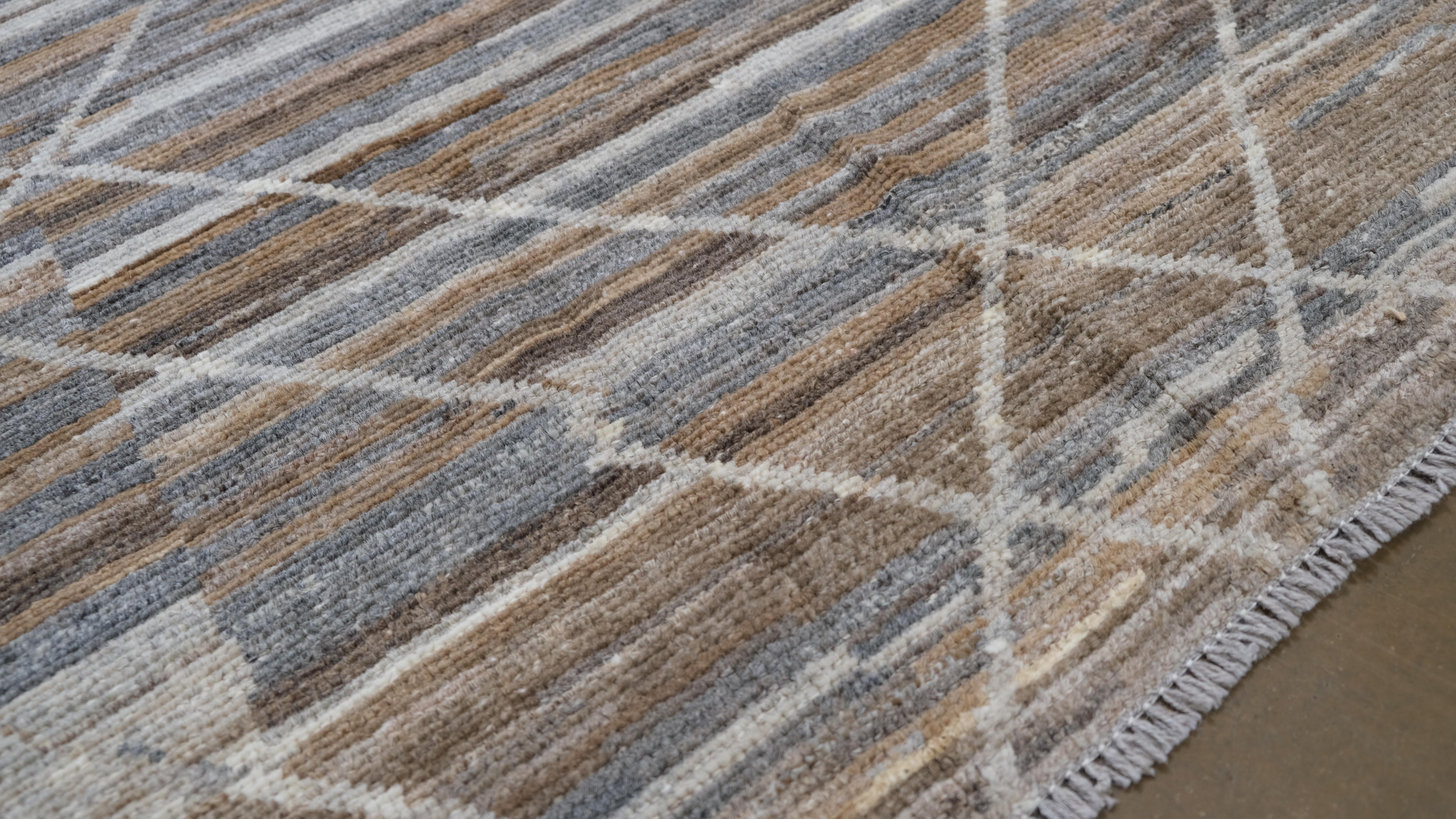 Tappeto moderno Deco con motivi a diamante in lana marrone naturale e grigio 12'x15'2'' In condizioni Nuovo in vendita a Torrance, CA