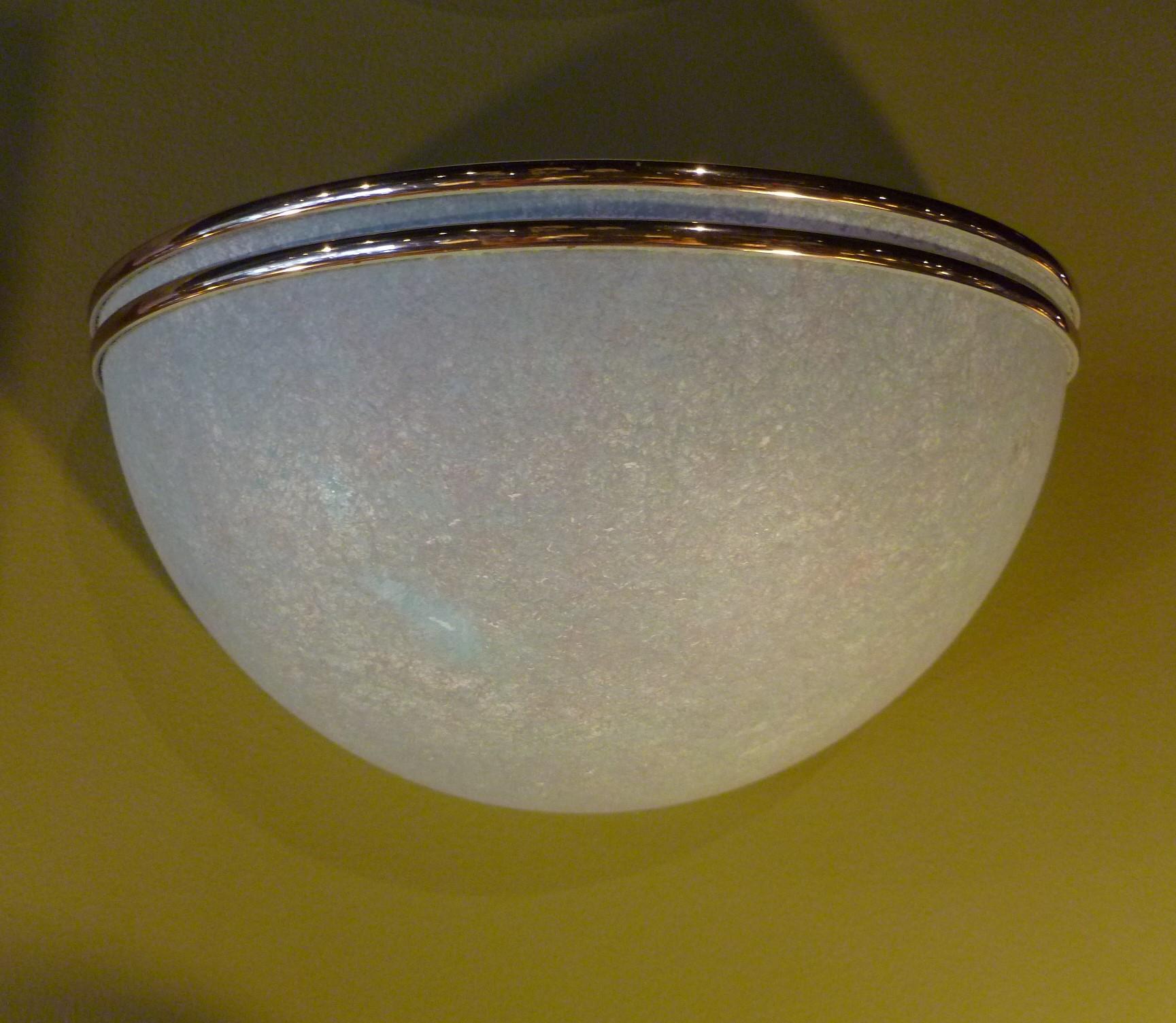 Coppia di lampade a mezzaluna in metallo e ottone Modern Deco Fine anni '70 In condizioni buone in vendita a Miami, FL