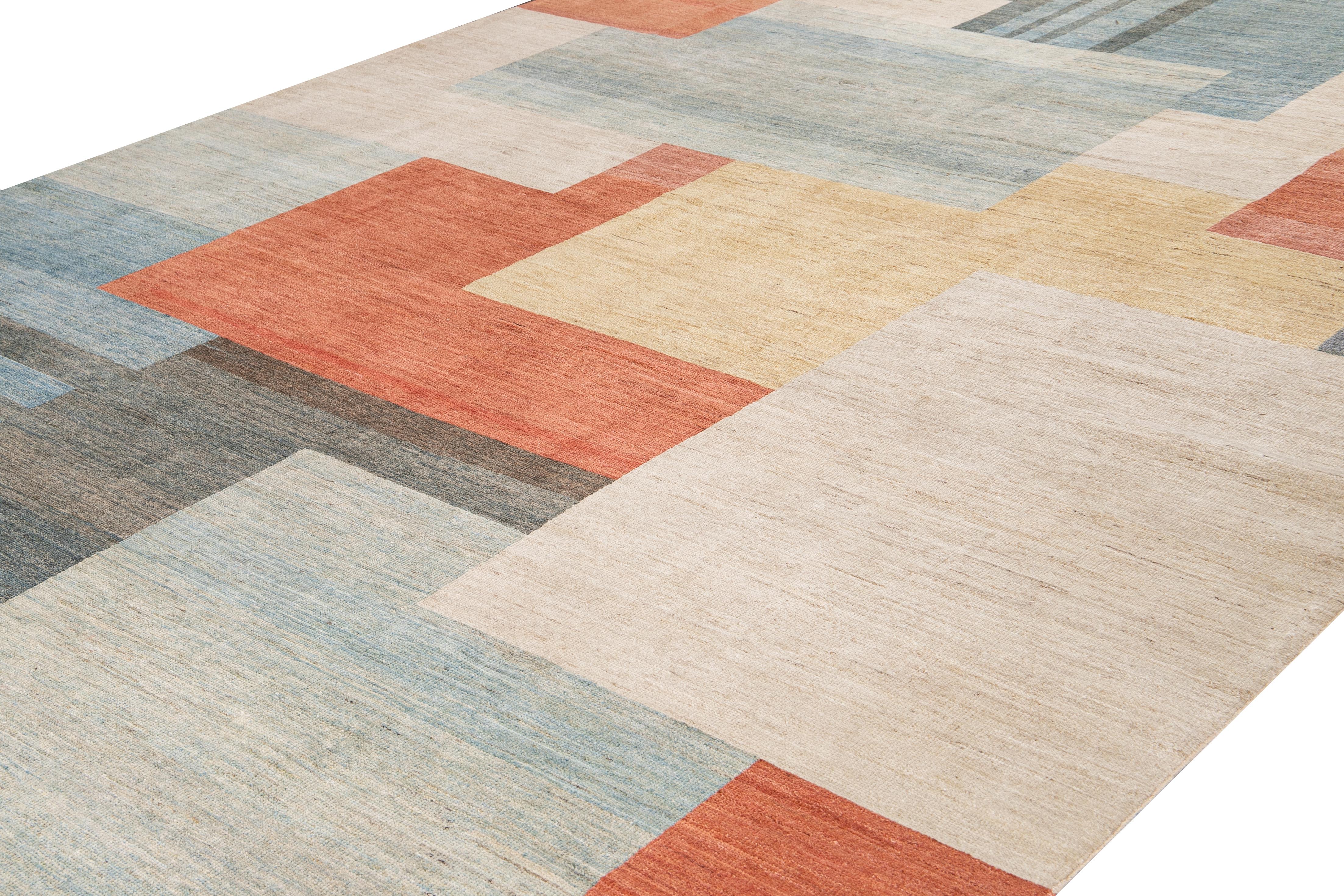 Annodato a mano Tappeto in lana astratto geometrico multicolore fatto a mano in stile Modern Deco in vendita