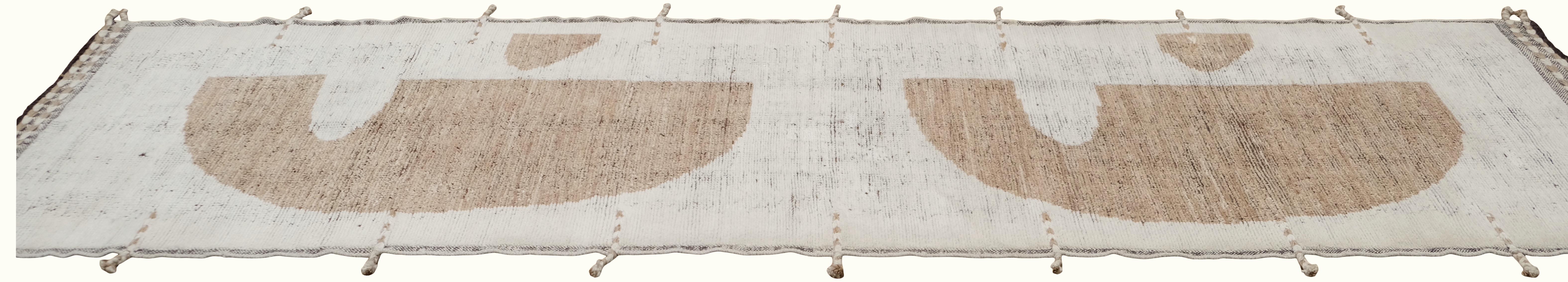 Großer gemusterter Woll-Läufer im modernen Deko-Stil  3'1''x12' (Handgeknüpft) im Angebot