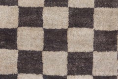 Moderner Deko-Läufer aus Wolle mit geometrischem Schachbrettmuster von Doris Leslie Blau