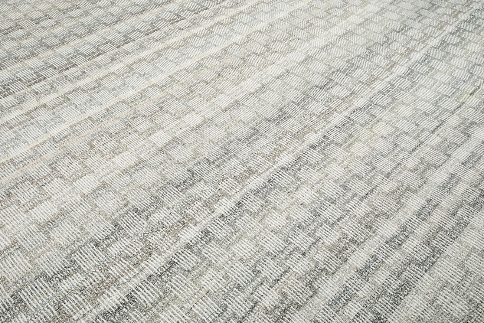 Ce tapis moderne à tissage plat est fabriqué avec de la laine et du coton cardés et filés à la main selon d'anciennes techniques de tissage par des artisans de village en Afghanistan. Tailles et couleurs personnalisées disponibles. Taille du tapis :