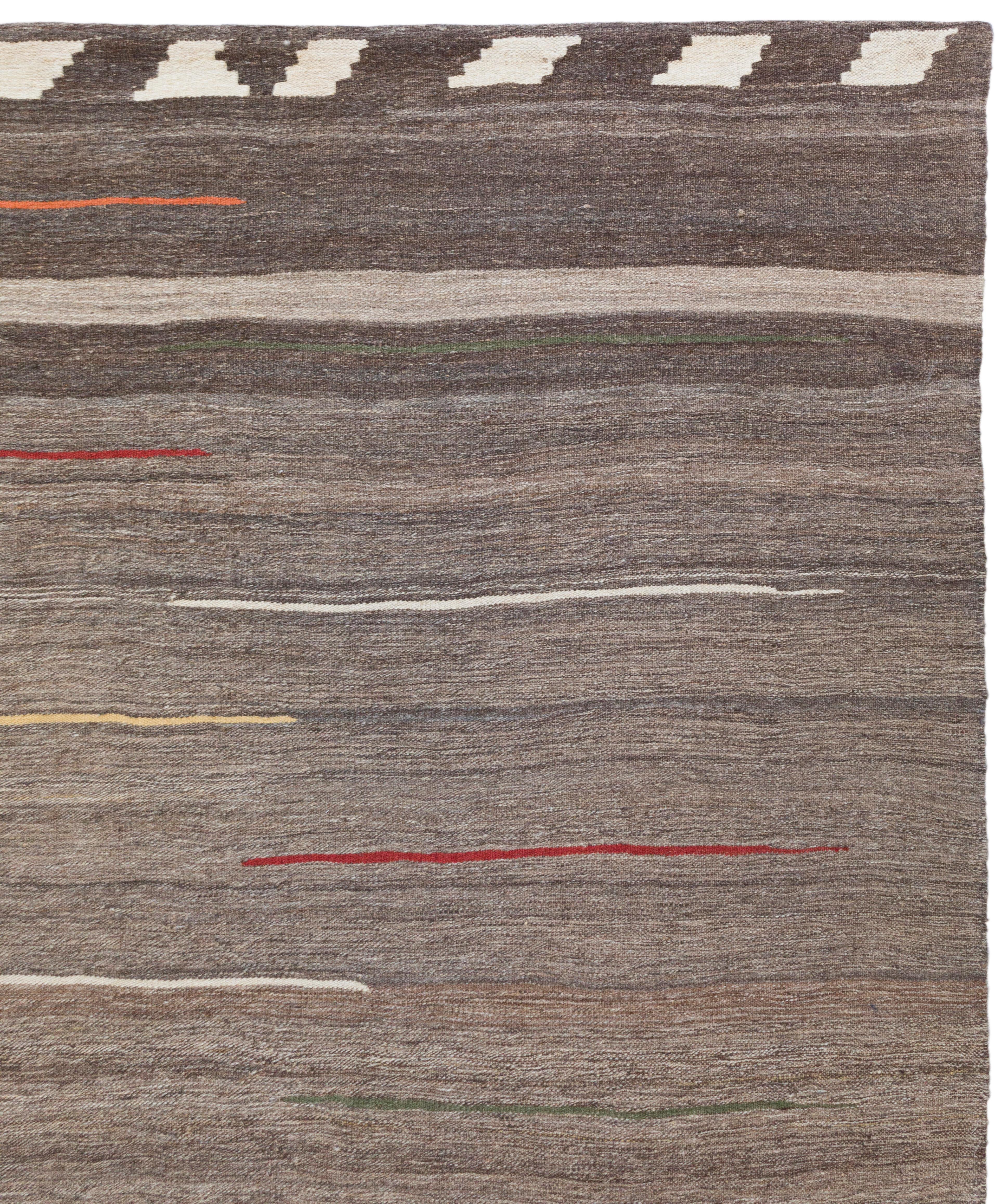 Kilim moderne dans une couleur moka en vente 5