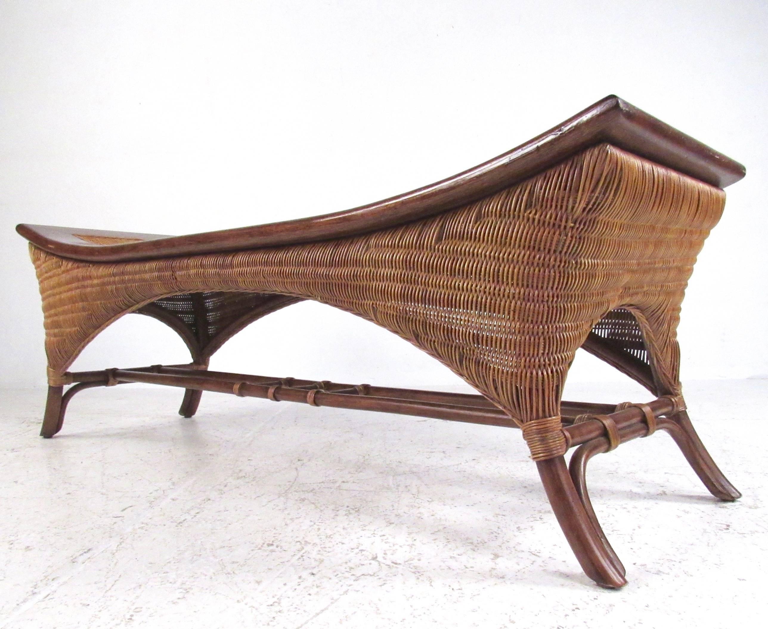 Modern Decorator Wicker Bench In Good Condition In Brooklyn, NY