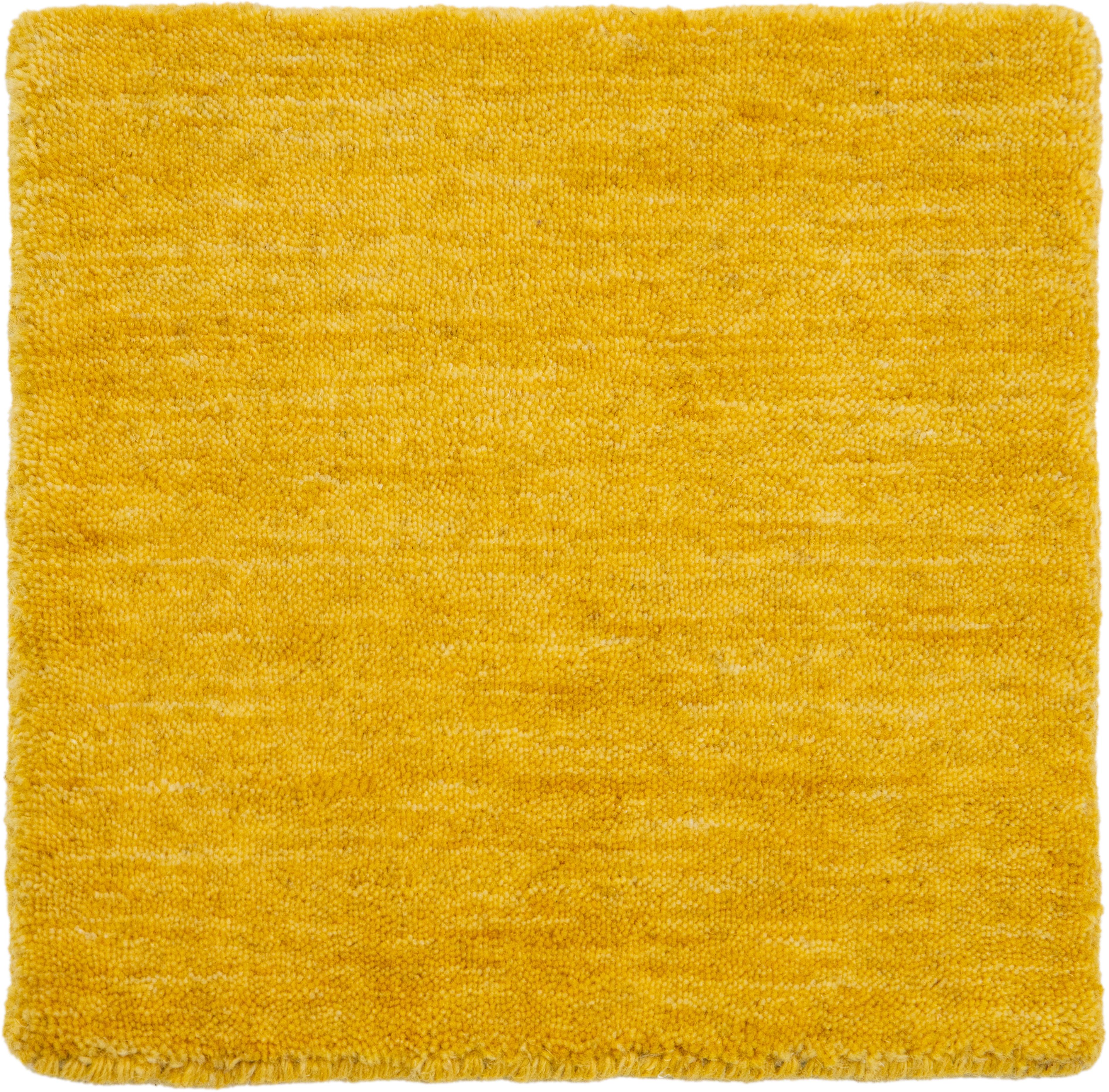 Dieser handgefertigte Wollteppich, der in verschiedenen Farben erhältlich ist, gehört zu unserer Desert Collection'S. Wir verwenden handgewebte Techniken für höchste Qualität und Langlebigkeit. 
Die geschätzte Vorlaufzeit für den Zoll beträgt 15-20