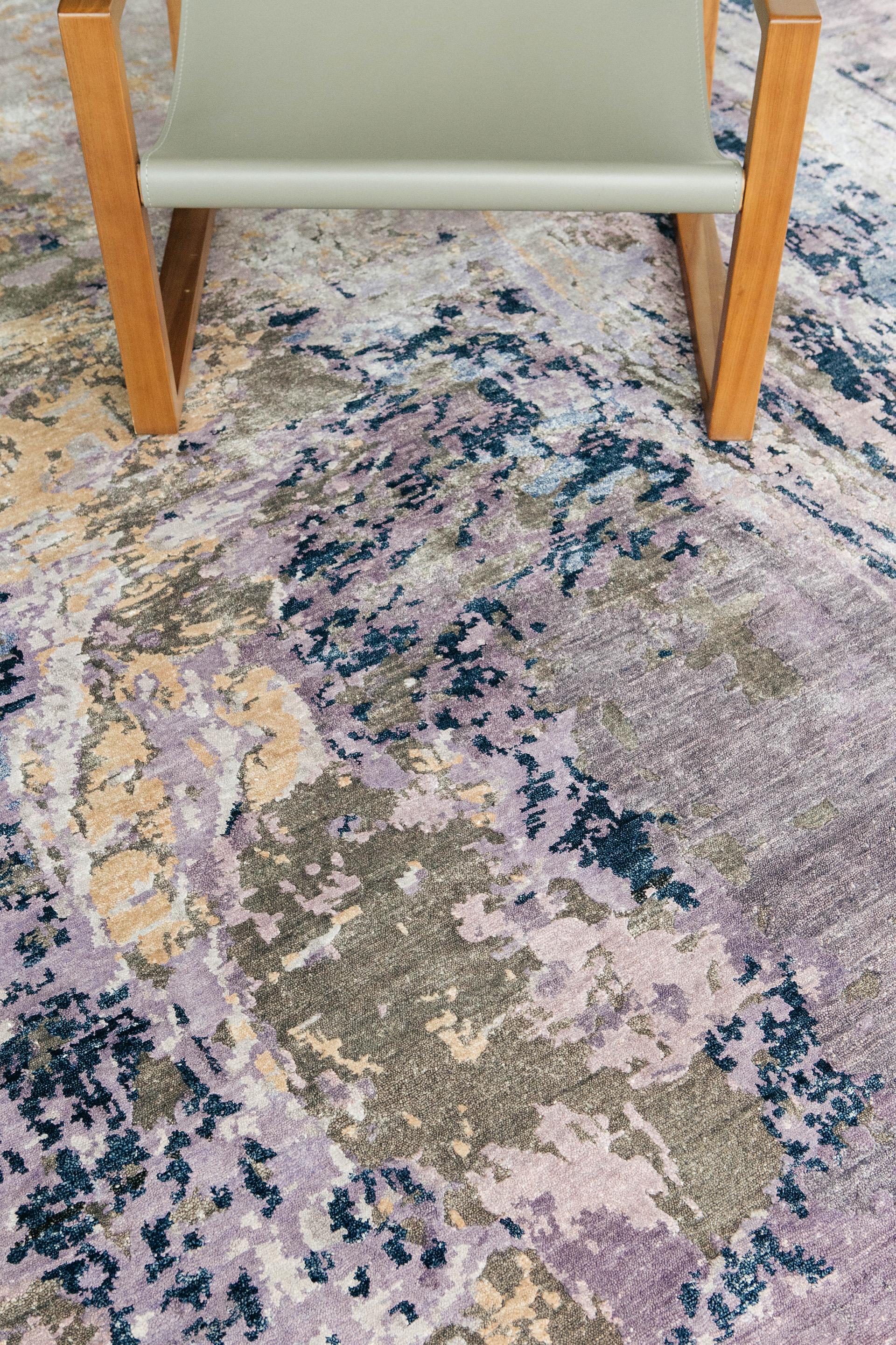 This modern design is eye-catching and luxuriously weaved with harmonious bamboo silks. Colors of pale yellow, muted moss, amethyst, and lavender are only a few of the many colors that work together to create an eye-catching design.