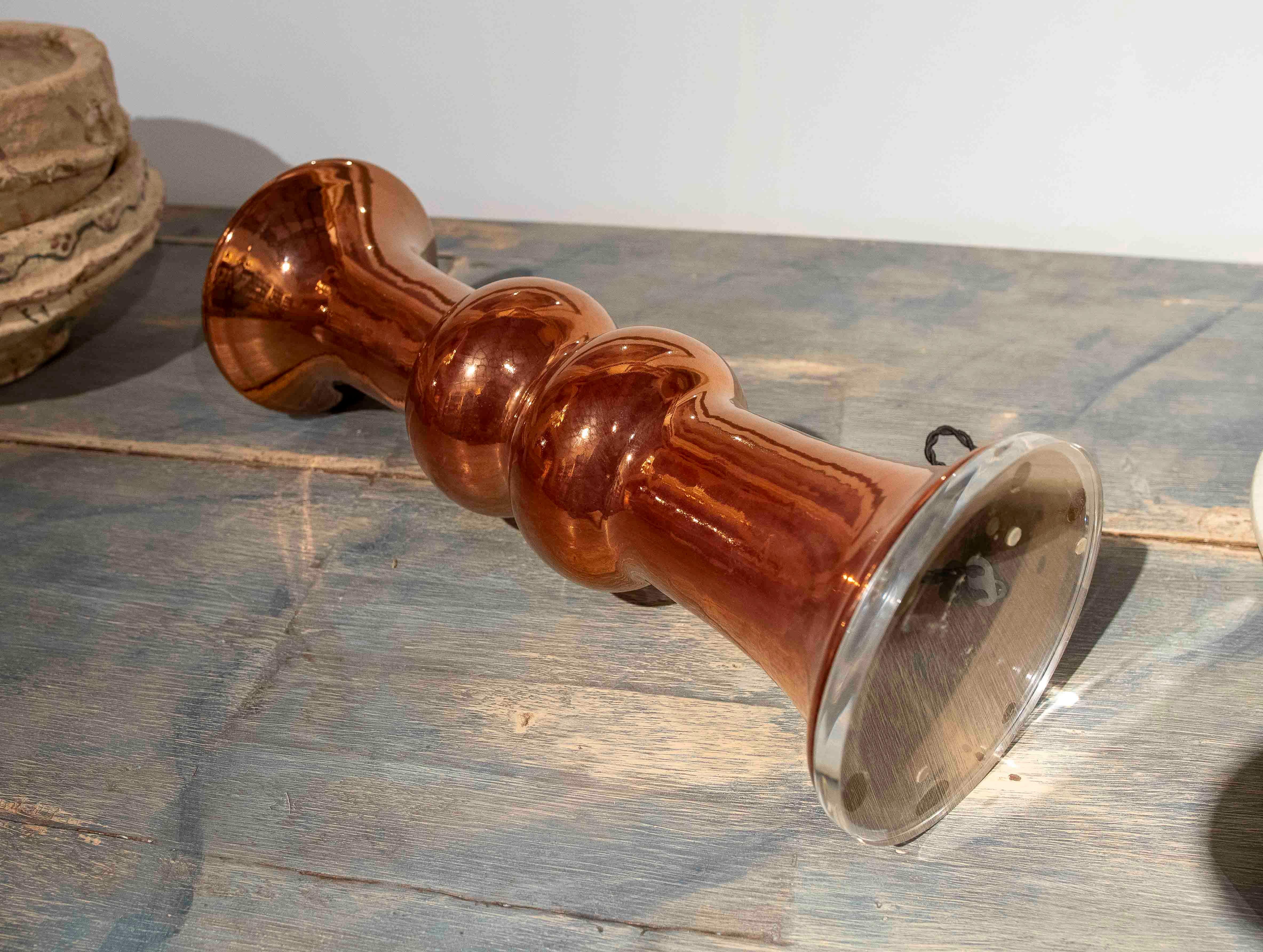 Modern Design Ceramic Table Lamp with a Copper Finish For Sale 5
