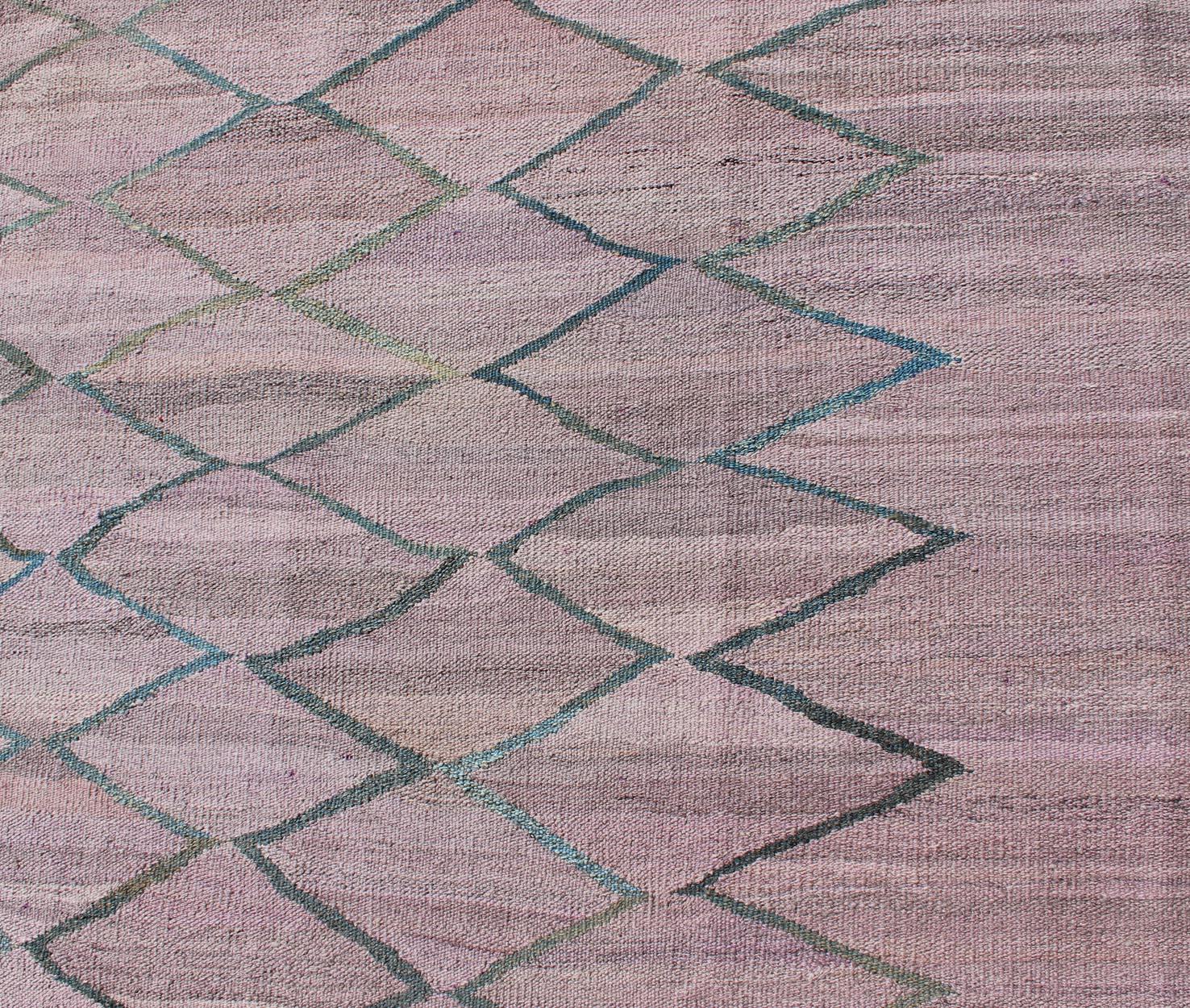 Minimalistischer moderner Flachgewebe-Kilimteppich im Rautenmuster im Zustand „Hervorragend“ im Angebot in Atlanta, GA