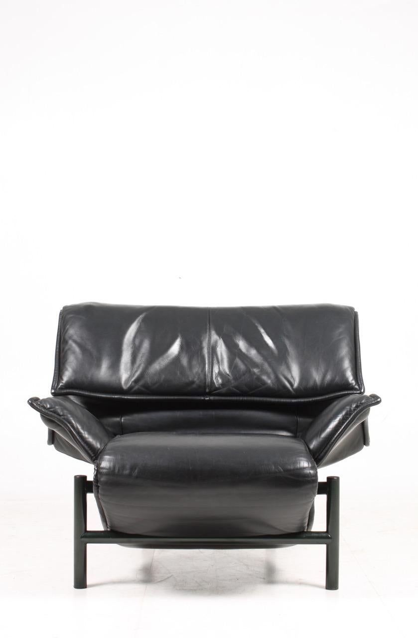 Italian Modern Design Lounge Chair in Patinated Leather by Vico Magistretti