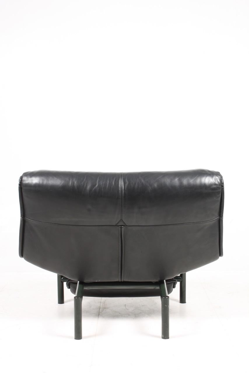 Late 20th Century Modern Design Lounge Chair in Patinated Leather by Vico Magistretti