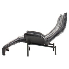 Modern Design Lounge Chair in Patinated Leather by Vico Magistretti