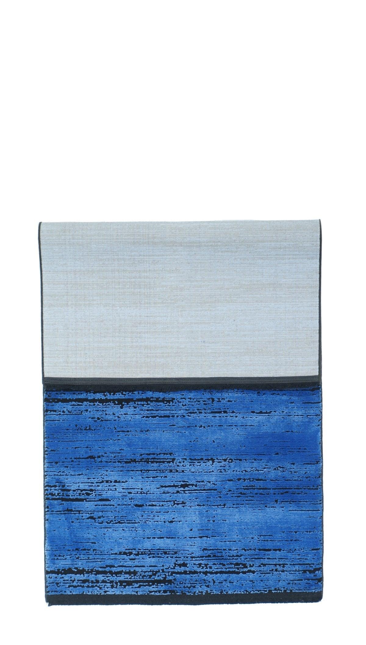 Tappeto Modern Design 2'9'' x 4'11''.
