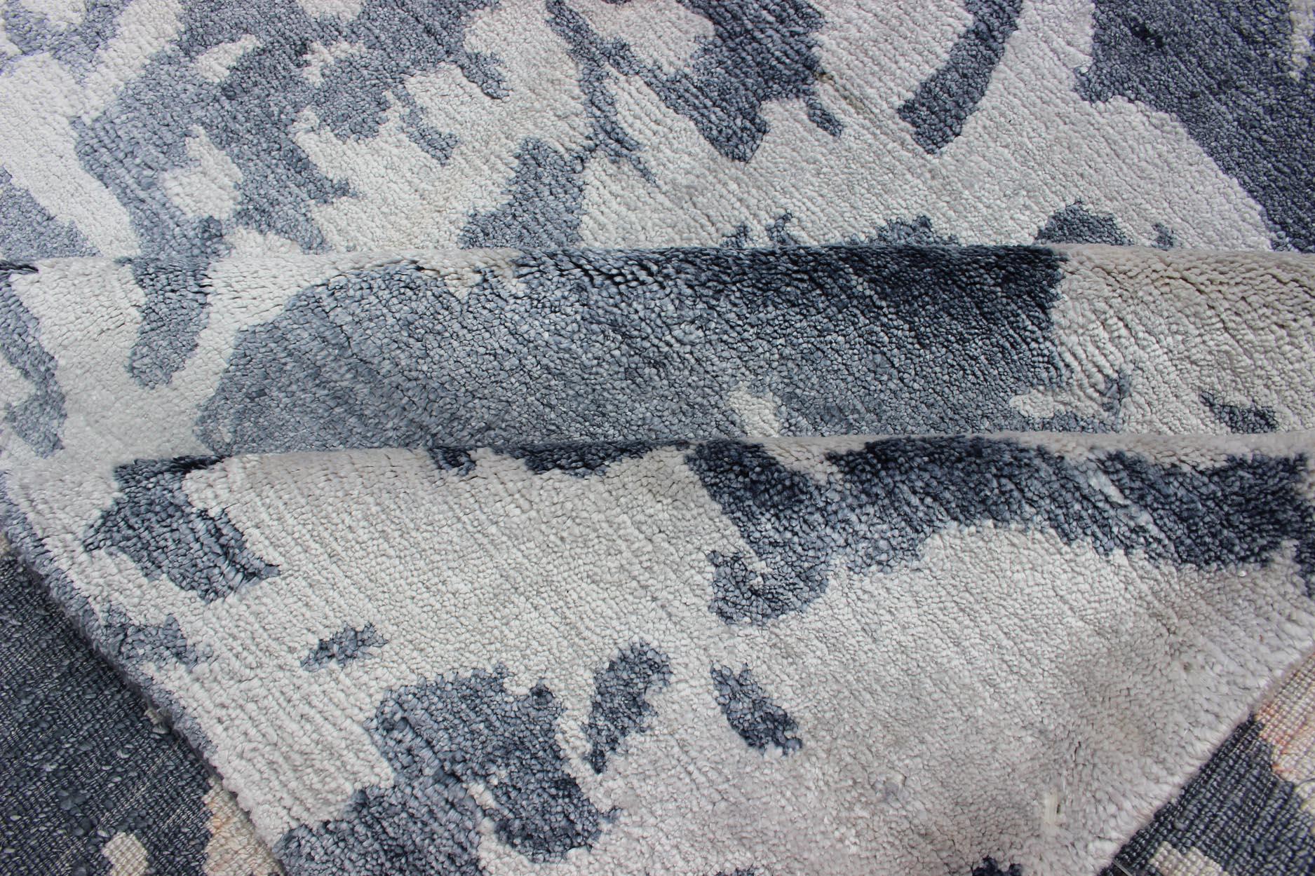 Hand-Knotted Modern Design Rug from Nepal in Gray Blue, Gray, Steel Blue and White For Sale