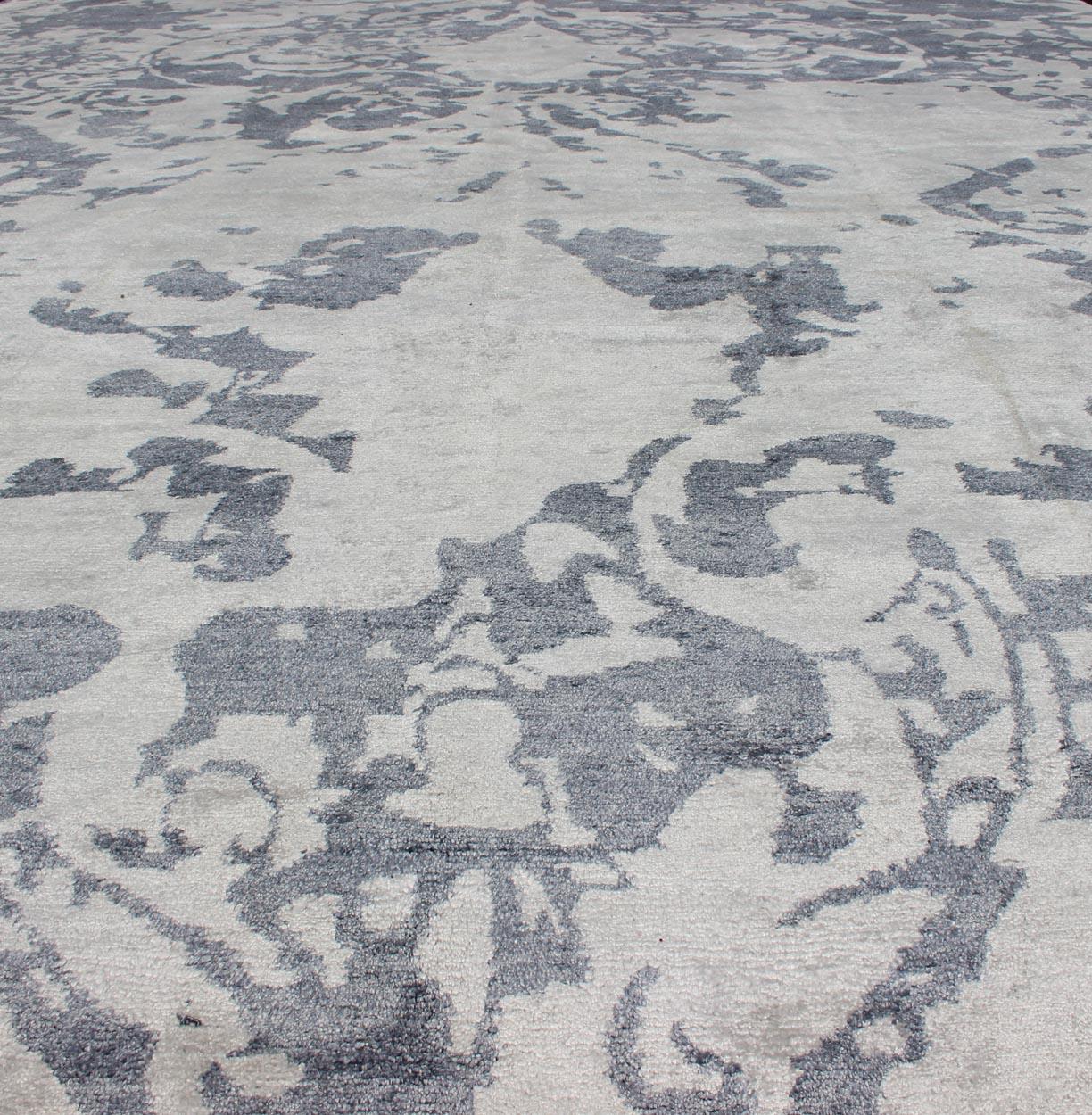 Modern Design Rug from Nepal in Gray Blue, Gray, Steel Blue and White In Excellent Condition For Sale In Atlanta, GA