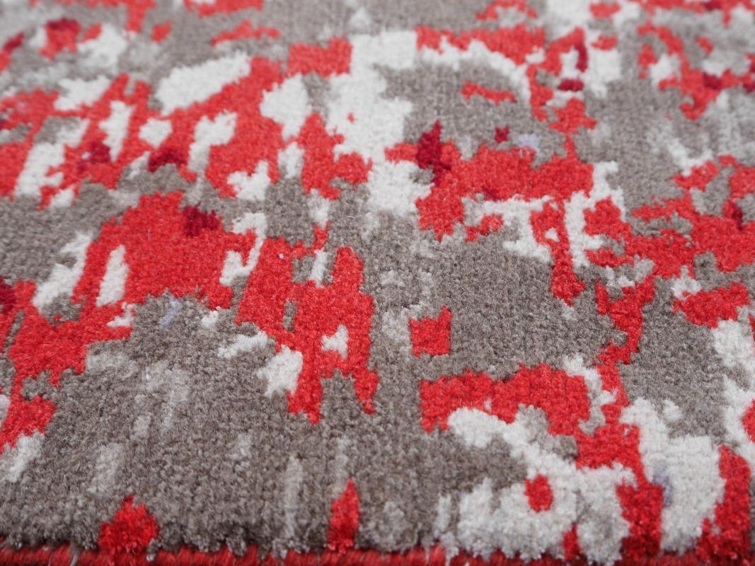 Modern Design Rug Hand Knotted Wool and Silk - From Anastasia with Love For Sale 5