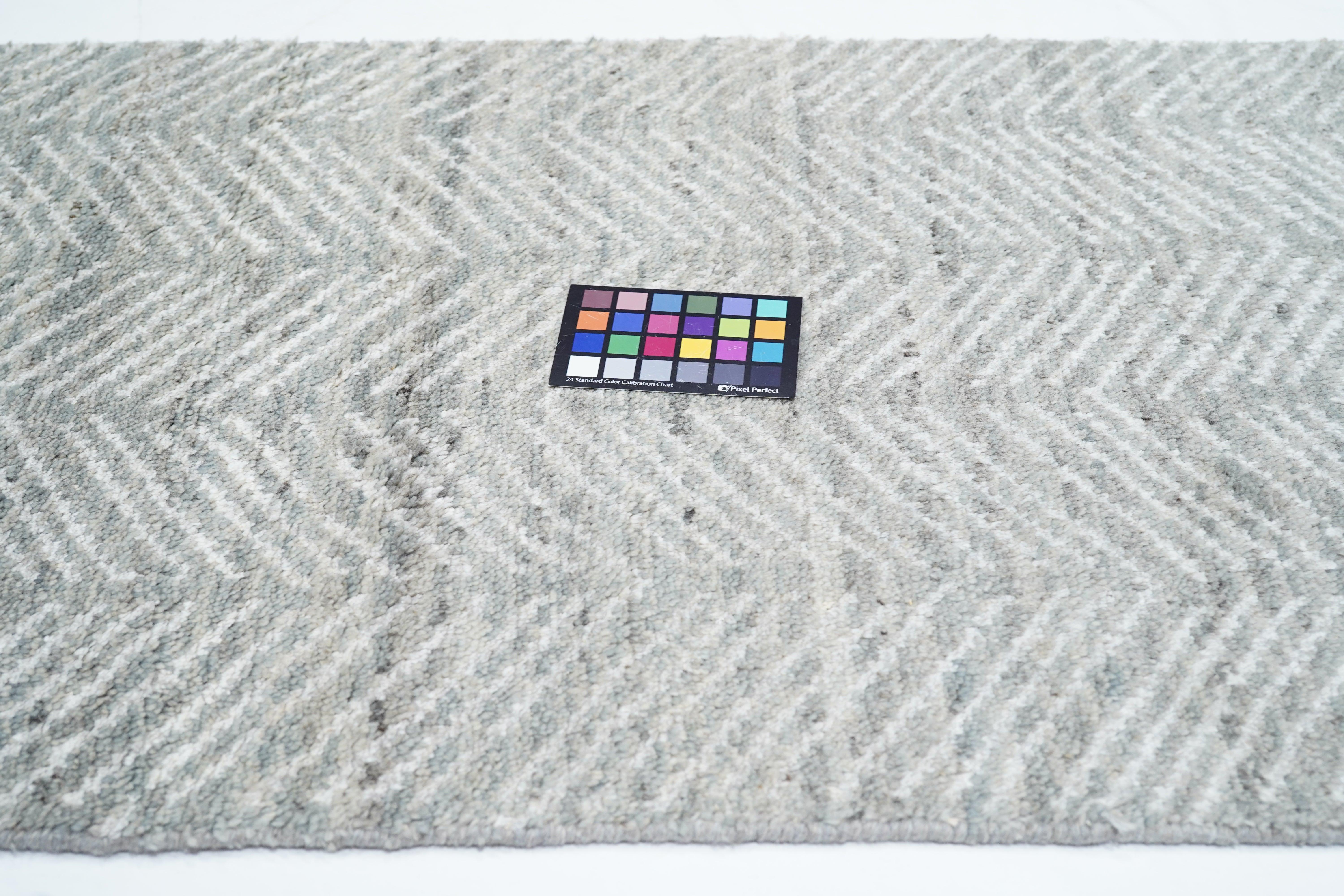 XXI secolo e contemporaneo Runner dal design moderno 2'6'' x 7'7'' in vendita