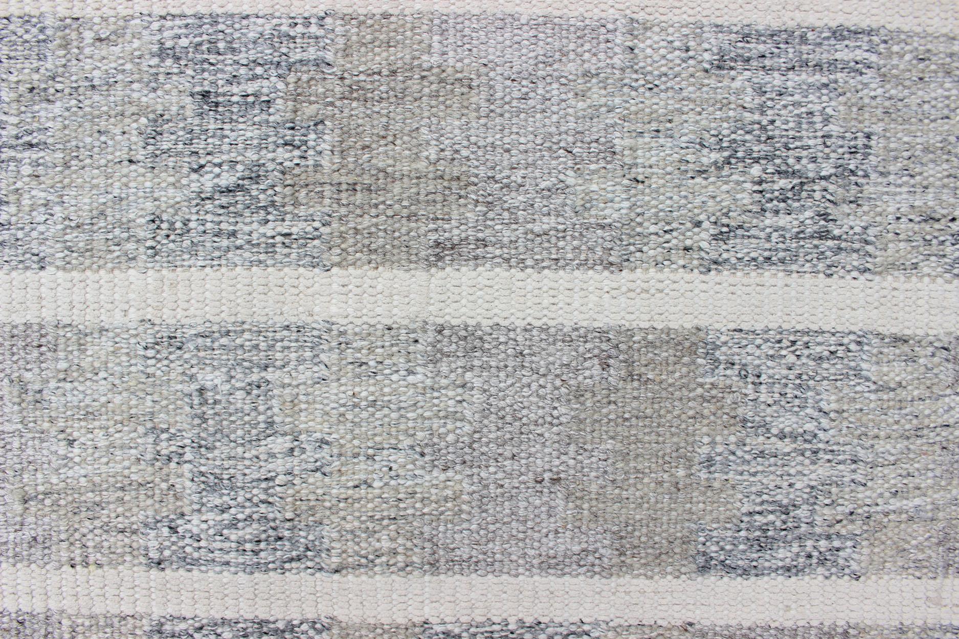 Tappeto scandinavo a trama piatta dal design moderno con colori neutri in vendita 2