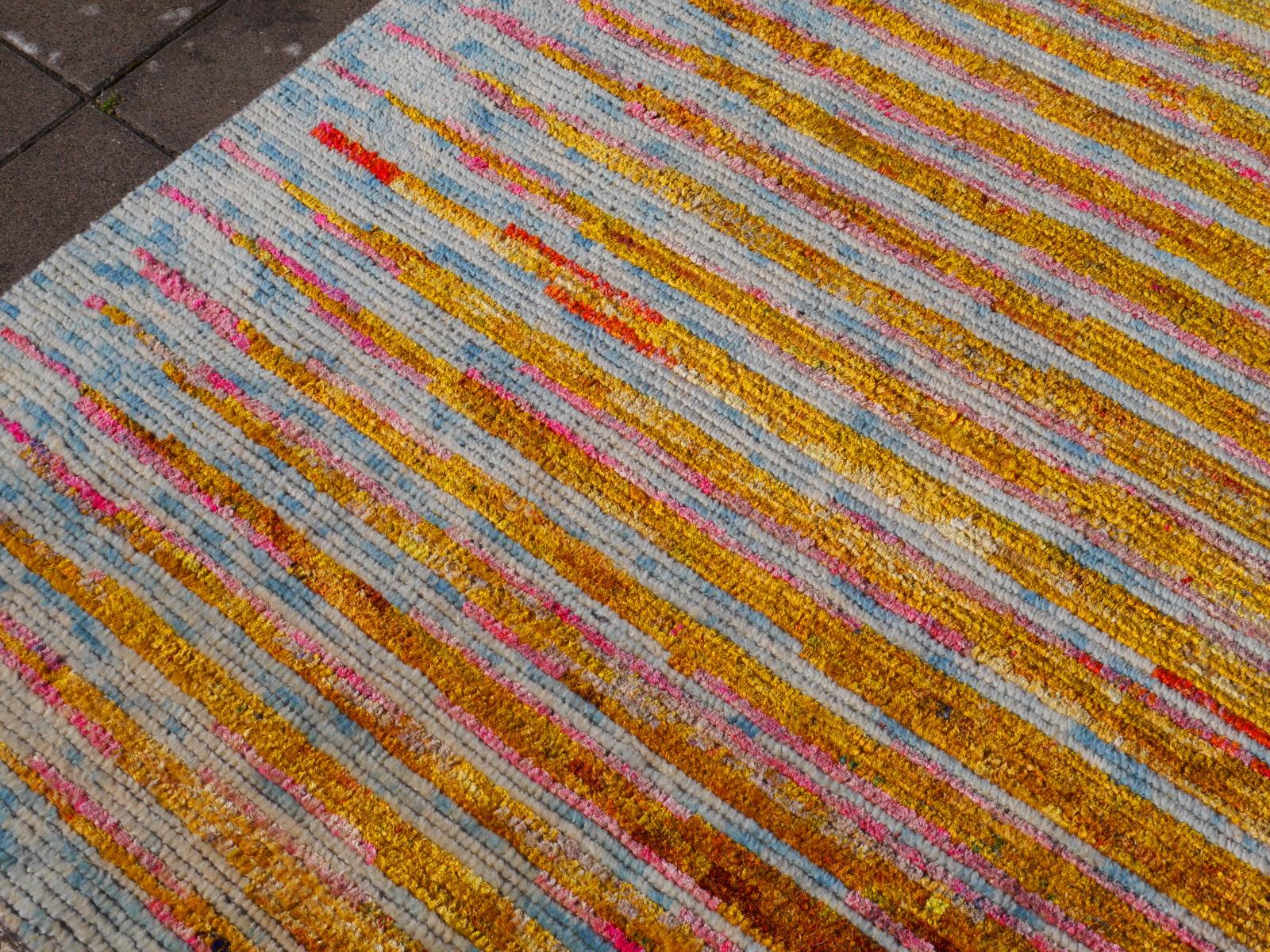 Modern Design Silk Tiger Rug Contemporary Fine Art Hand Knotsted Room Size Carpet (tapis de tigre en soie contemporain noué à la main) en vente 4