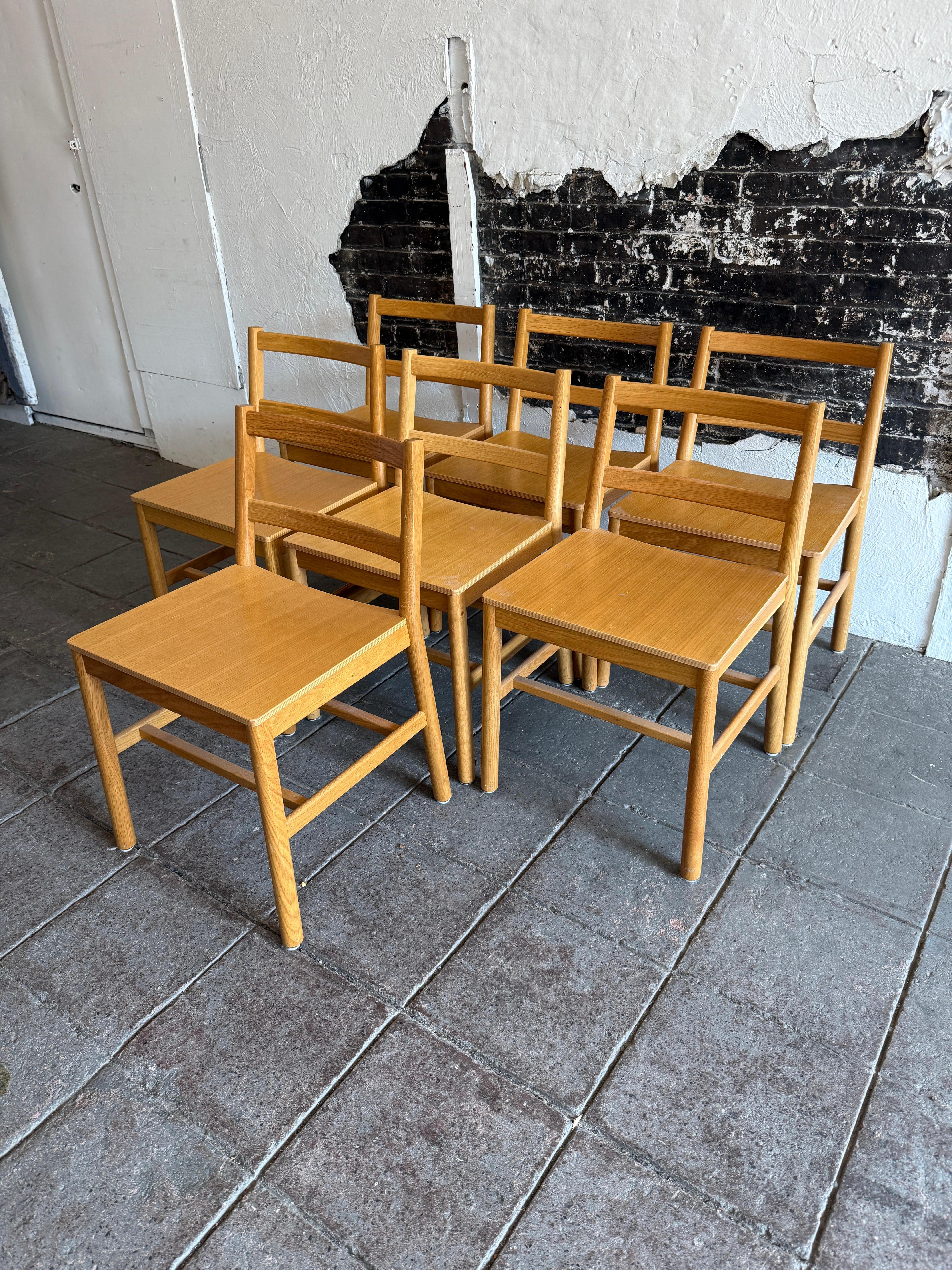 By Design Modern Design Chaises de salle à manger simples en chêne blanc Made in Italy 7 available en vente 3