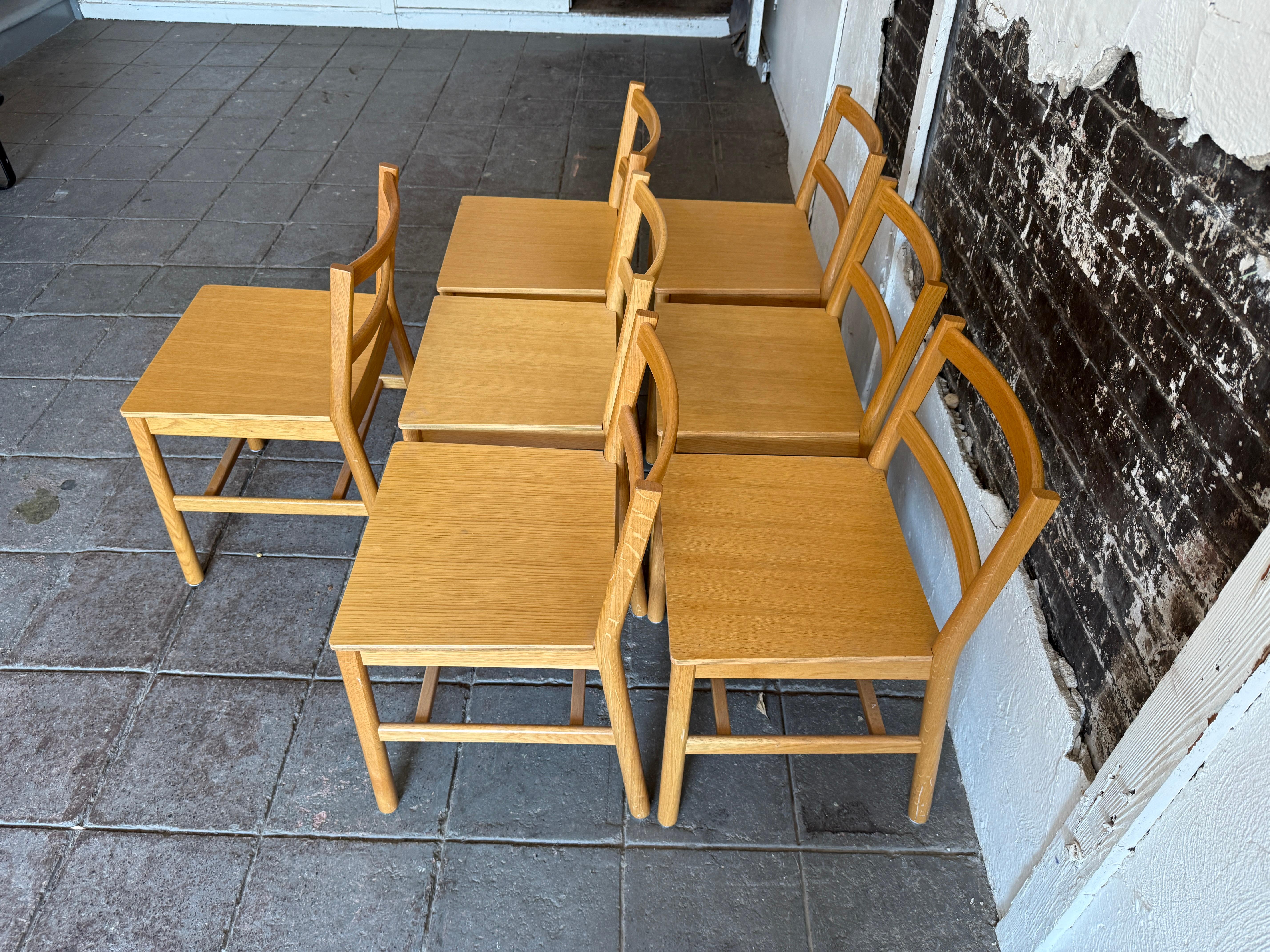 By Design Modern Design Chaises de salle à manger simples en chêne blanc Made in Italy 7 available en vente 5