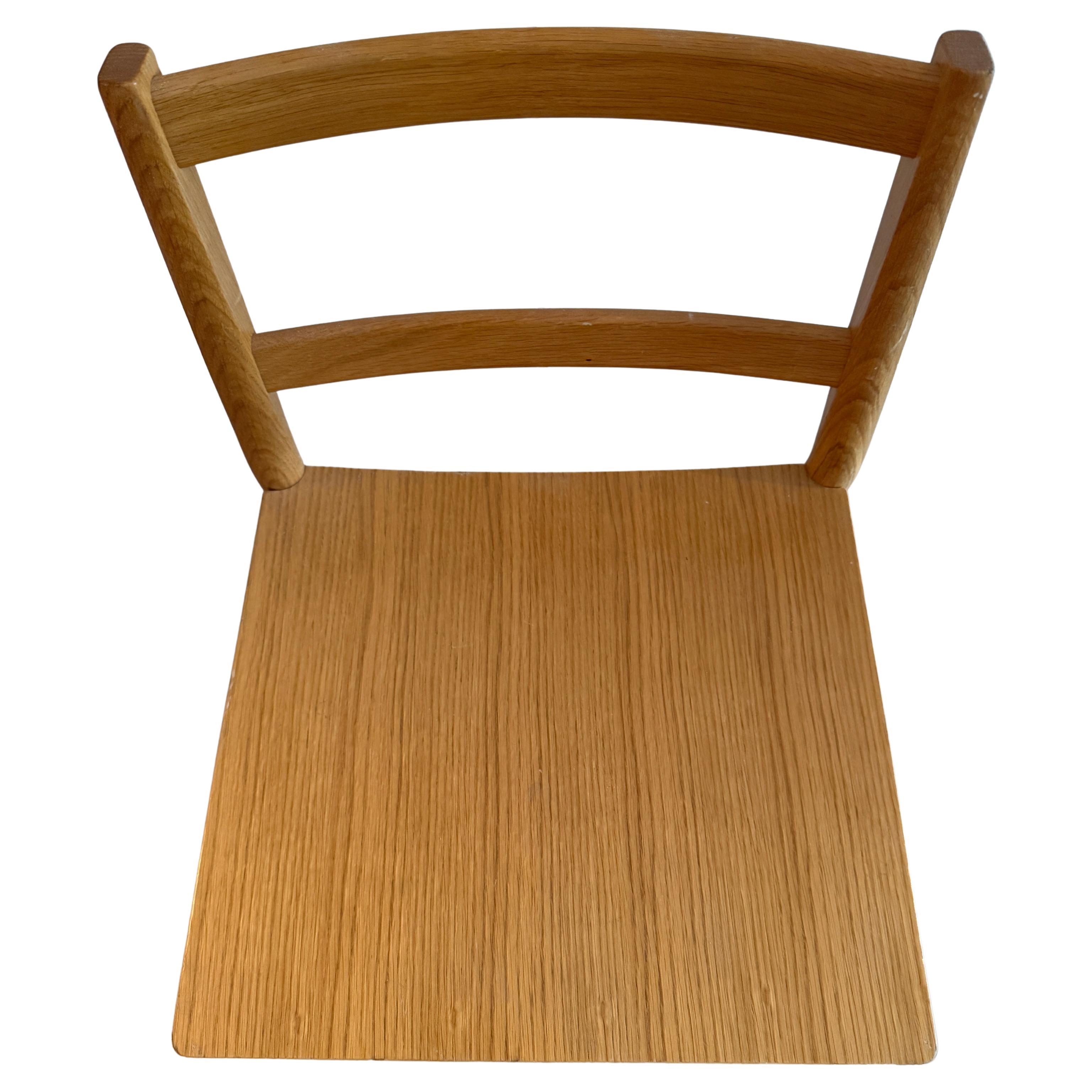 By Design Modern Design Chaises de salle à manger simples en chêne blanc Made in Italy 7 available Bon état - En vente à Brooklyn, NY