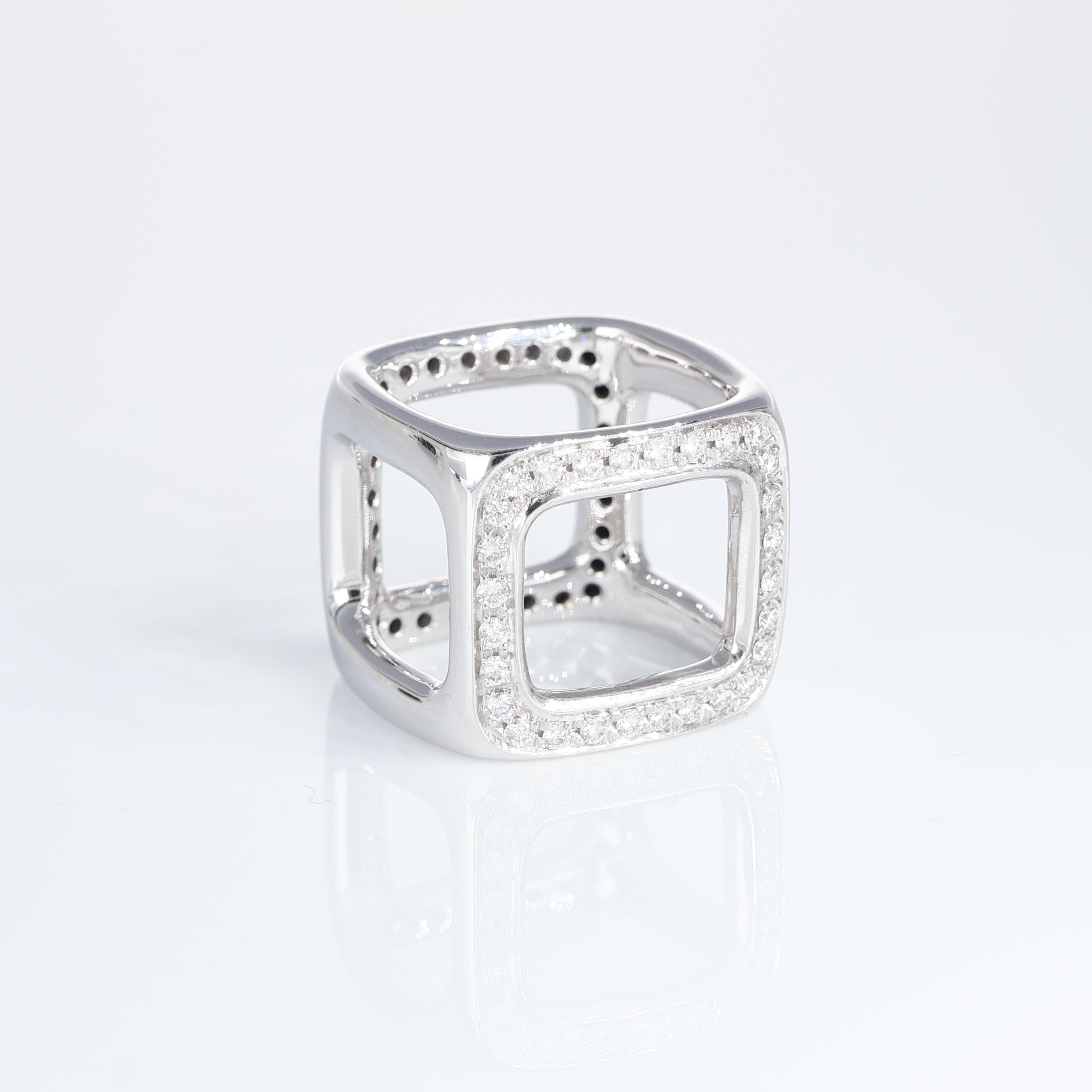 Brilliant Cut Modern Design White Gold Dice Cube Ring with Pavé White and Black Diamonds For Sale