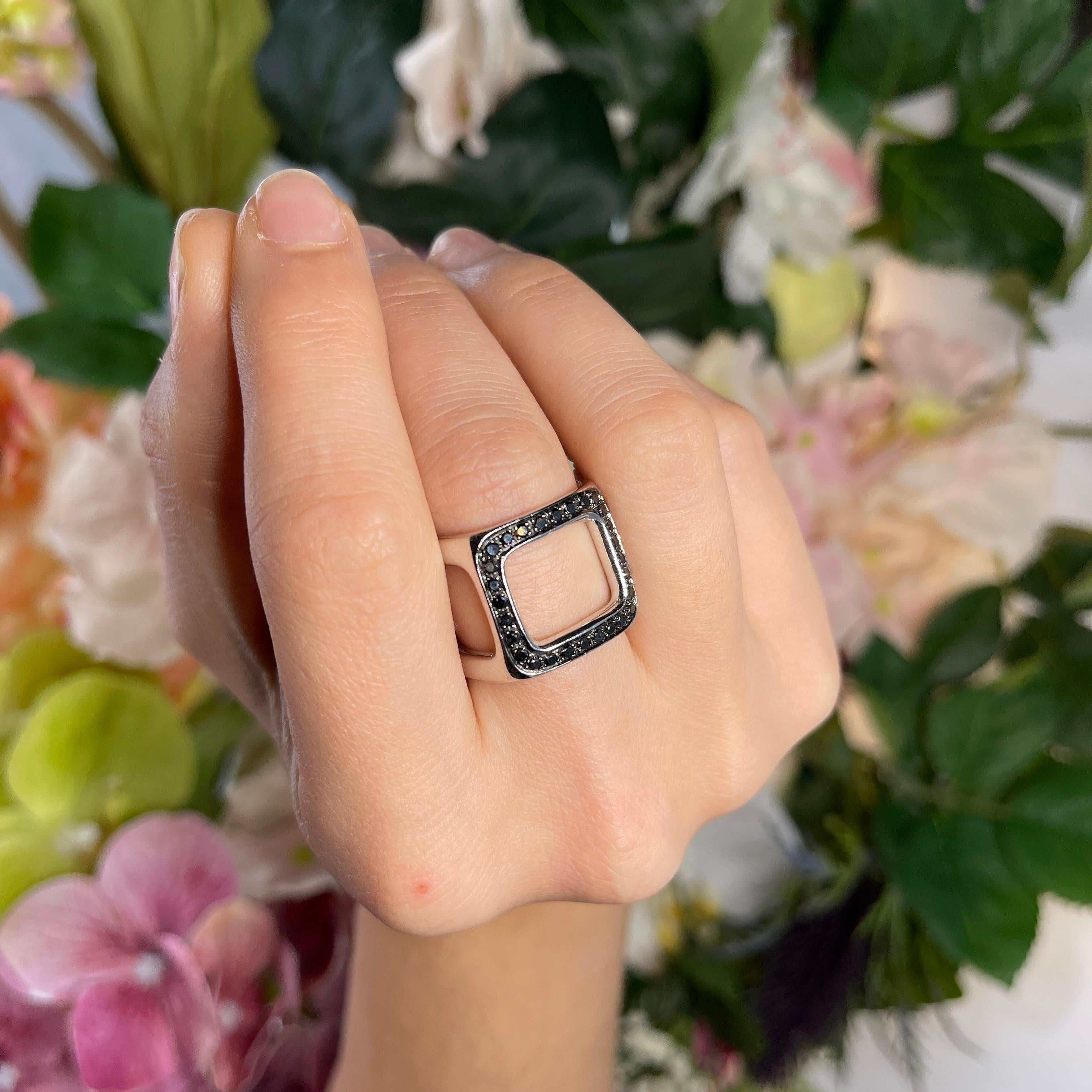 Modern Design White Gold Dice Cube Ring with Pavé White and Black Diamonds For Sale 3