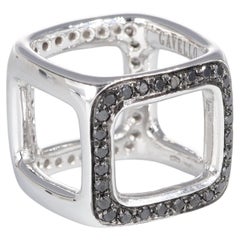 Modernes Design Weißgold Würfelring mit Pavé-Diamanten in Weiß und Schwarz