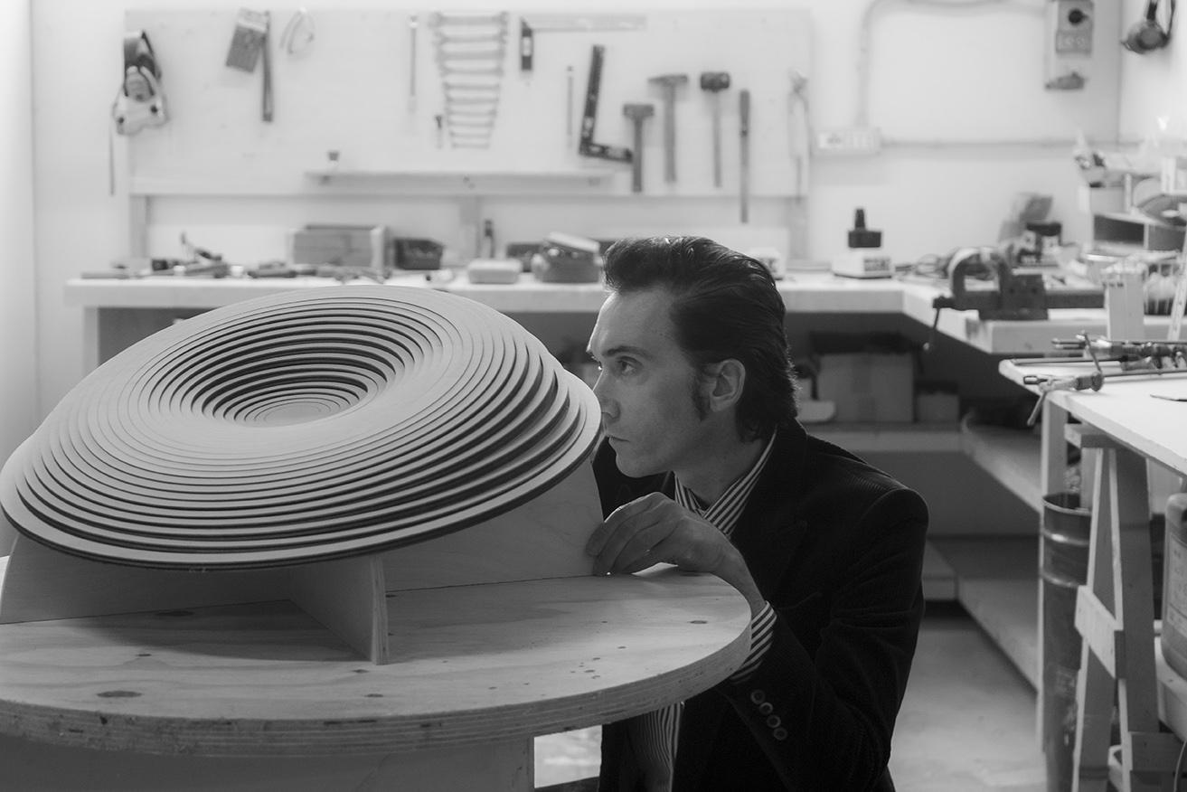 XXI secolo e contemporaneo Scultura in legno dal design moderno in vendita
