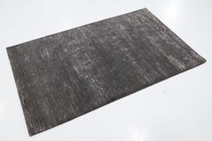 Tapis moderne en laine et soie de bambou gris anthracite du Népal