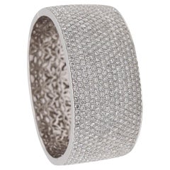 Modern Designer Bracelet Bangle in 18Kt White Gold with 18.62 Cts in VS Diamonds