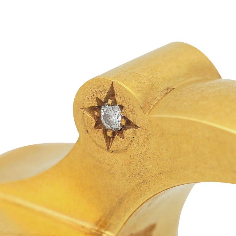 Modern Designer Ring with Fine Emeralds For Sale at 1stDibs