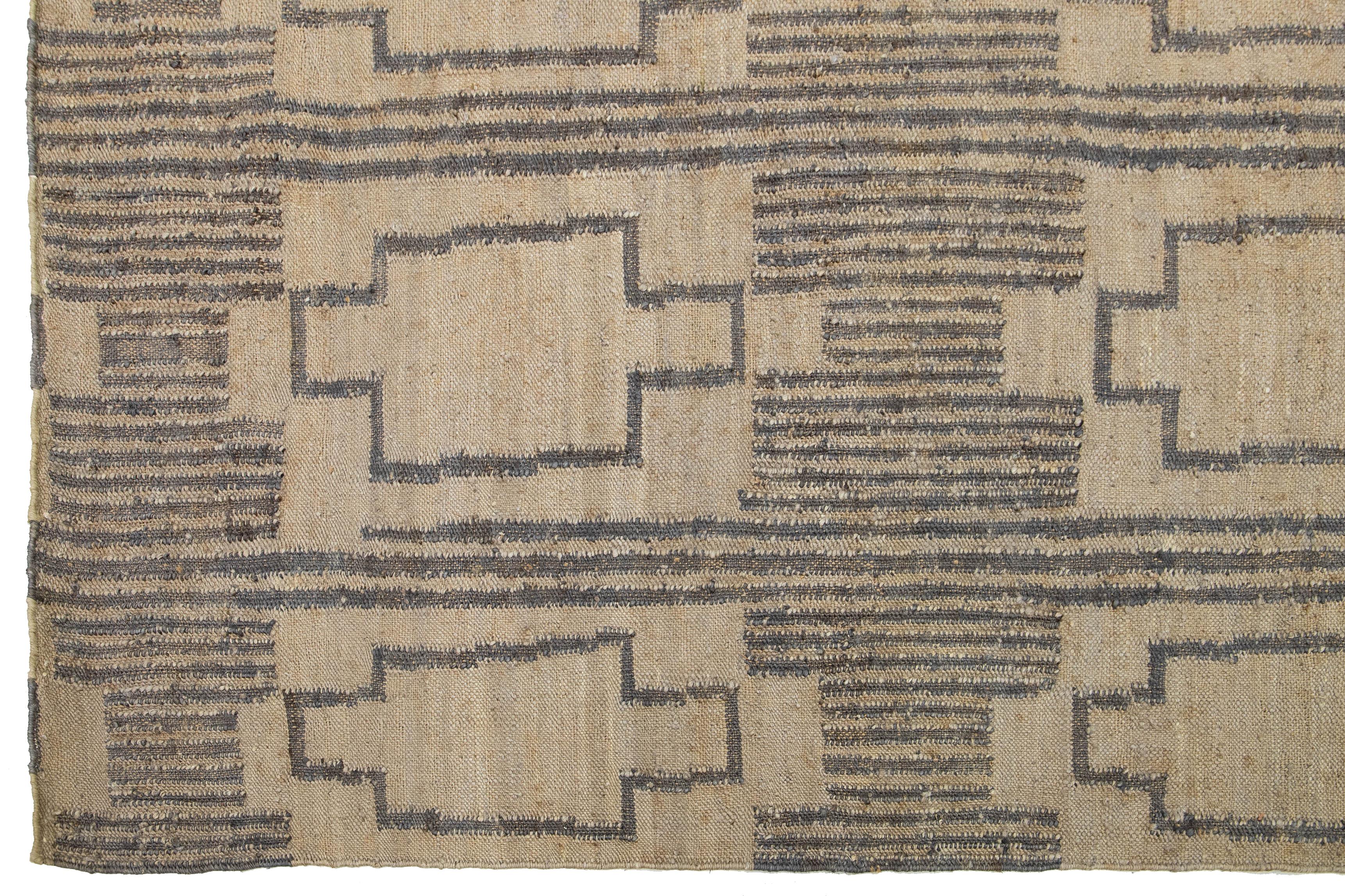 Modern Dhurrie Handcrafted Natural Jute Rug In Tan In New Condition For Sale In Norwalk, CT