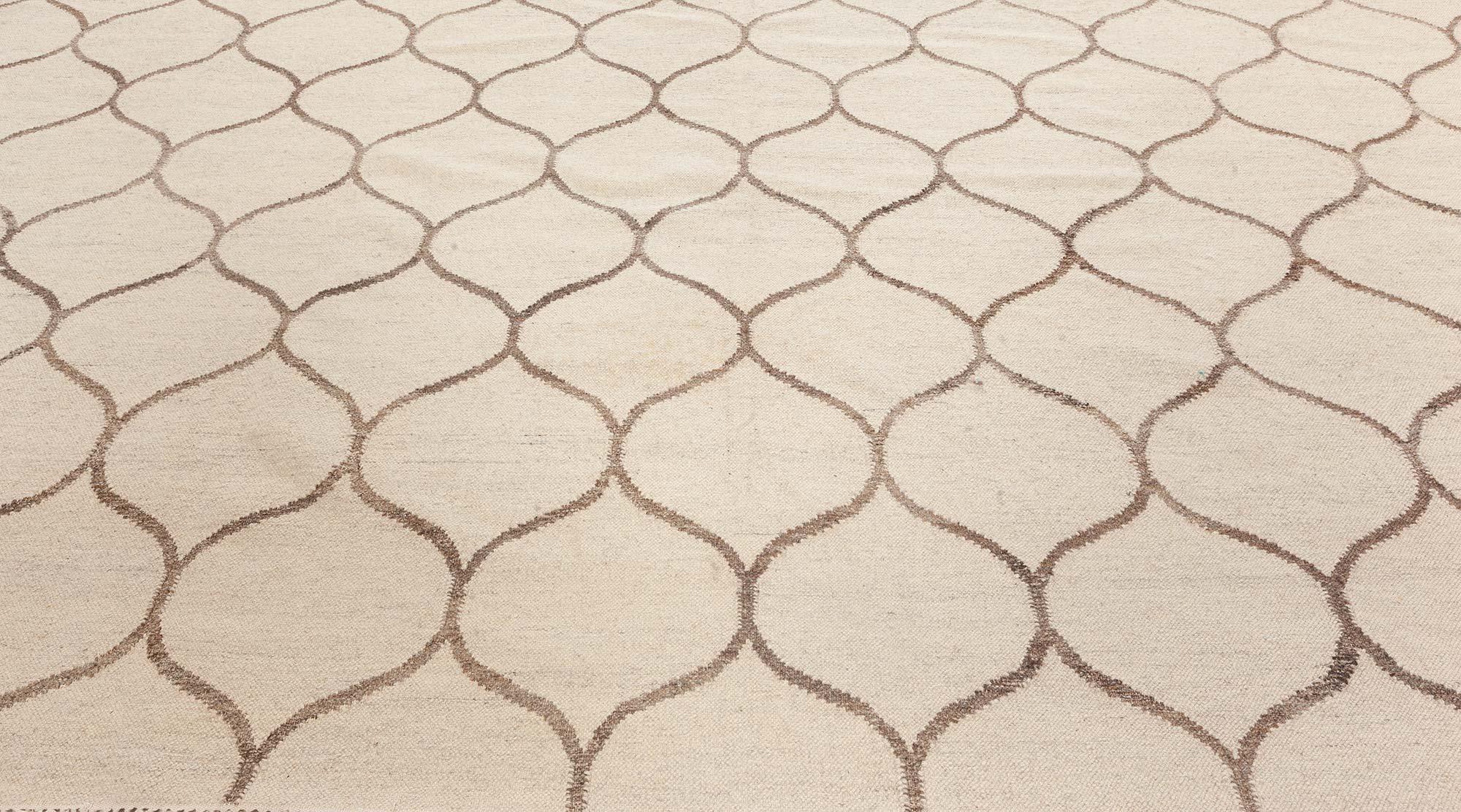 Moderner Teppich im Dhurrie-Stil von Doris Leslie Blau
Größe: 12'2