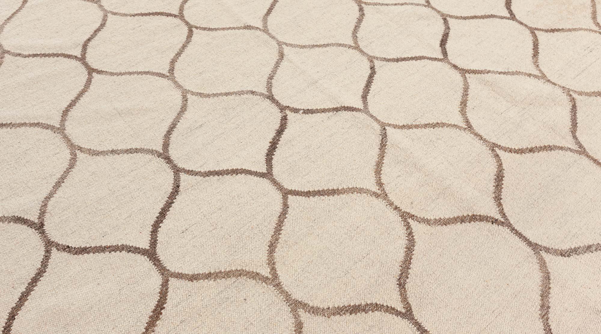 Moderner Teppich im Dhurrie-Stil von Doris Leslie Blau (Indisch) im Angebot