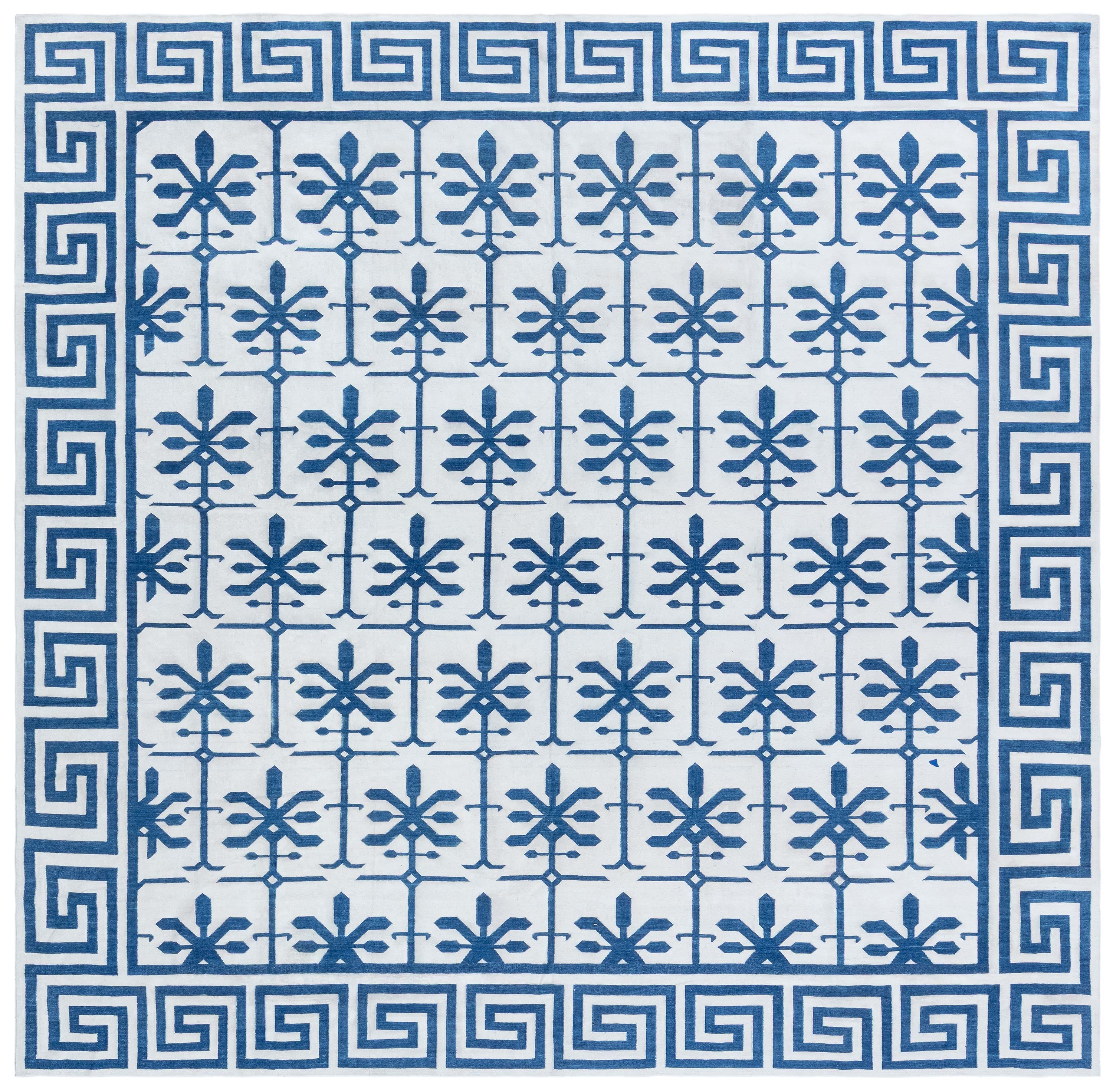 Modern Dhurrie White With Navy Blue Cotton Rug "Aegean Star" For Sale