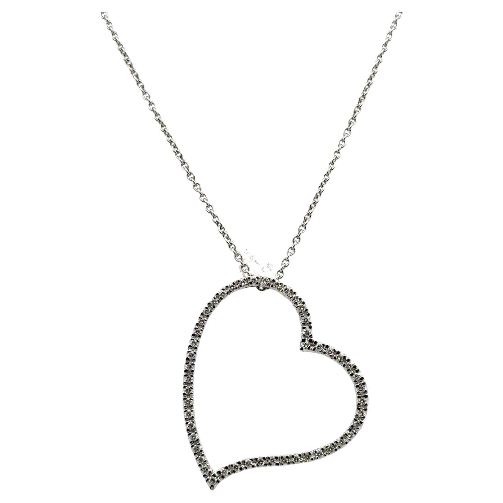Collier pendentif moderne en or blanc 14 carats avec grand cœur flottant ouvert et diamant