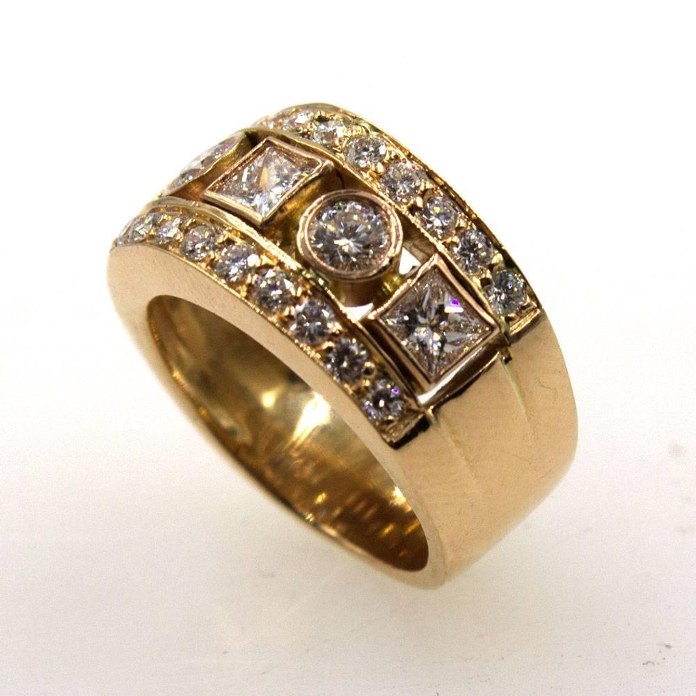 Modern Diamond 18 Karat Rose Gold Band Ring In Excellent Condition In Boca Raton, FL