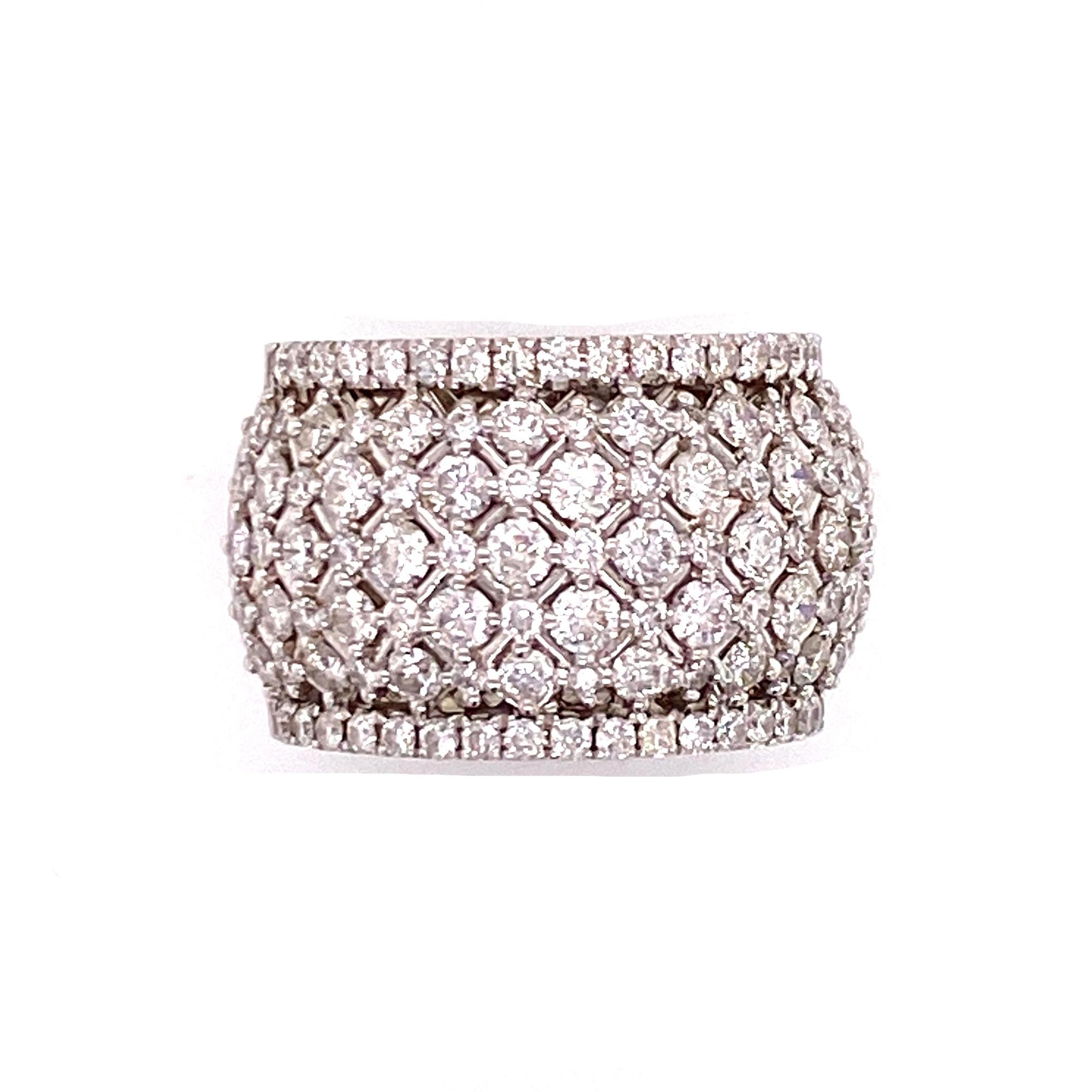 Modern 4.00 CTW Diamond 18 Karat White Gold Lattice Wide Wedding Band Ring  In Excellent Condition In Boca Raton, FL