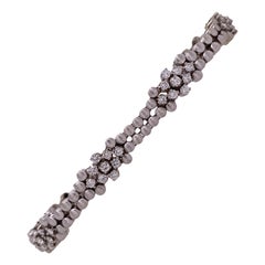 Modern Diamond 18 Karat White Gold Satin Finish Floral Link Bracelet
