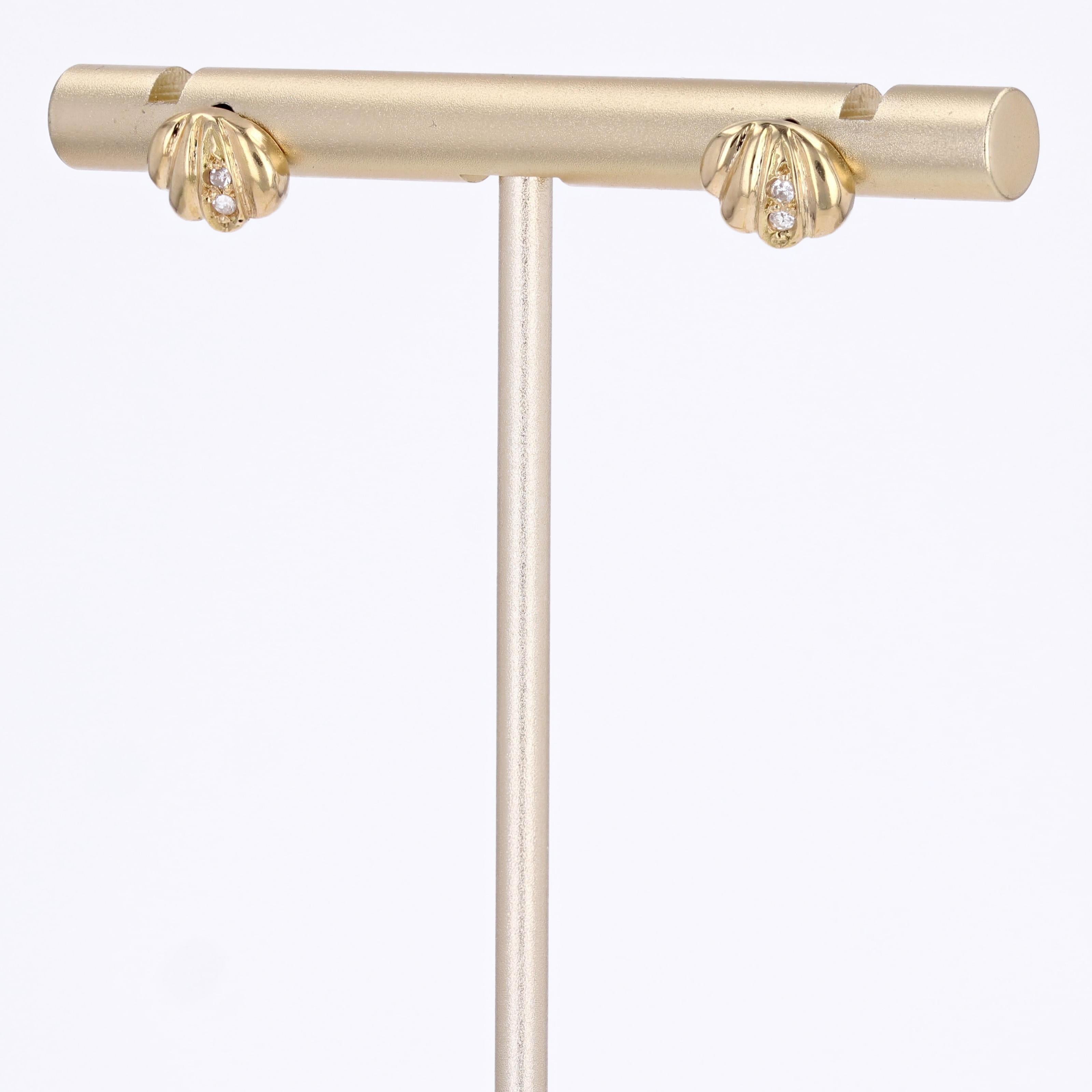 Modern Diamond 18 Karat Yellow Gold Gadrooned Stud Earrings In Good Condition For Sale In Poitiers, FR