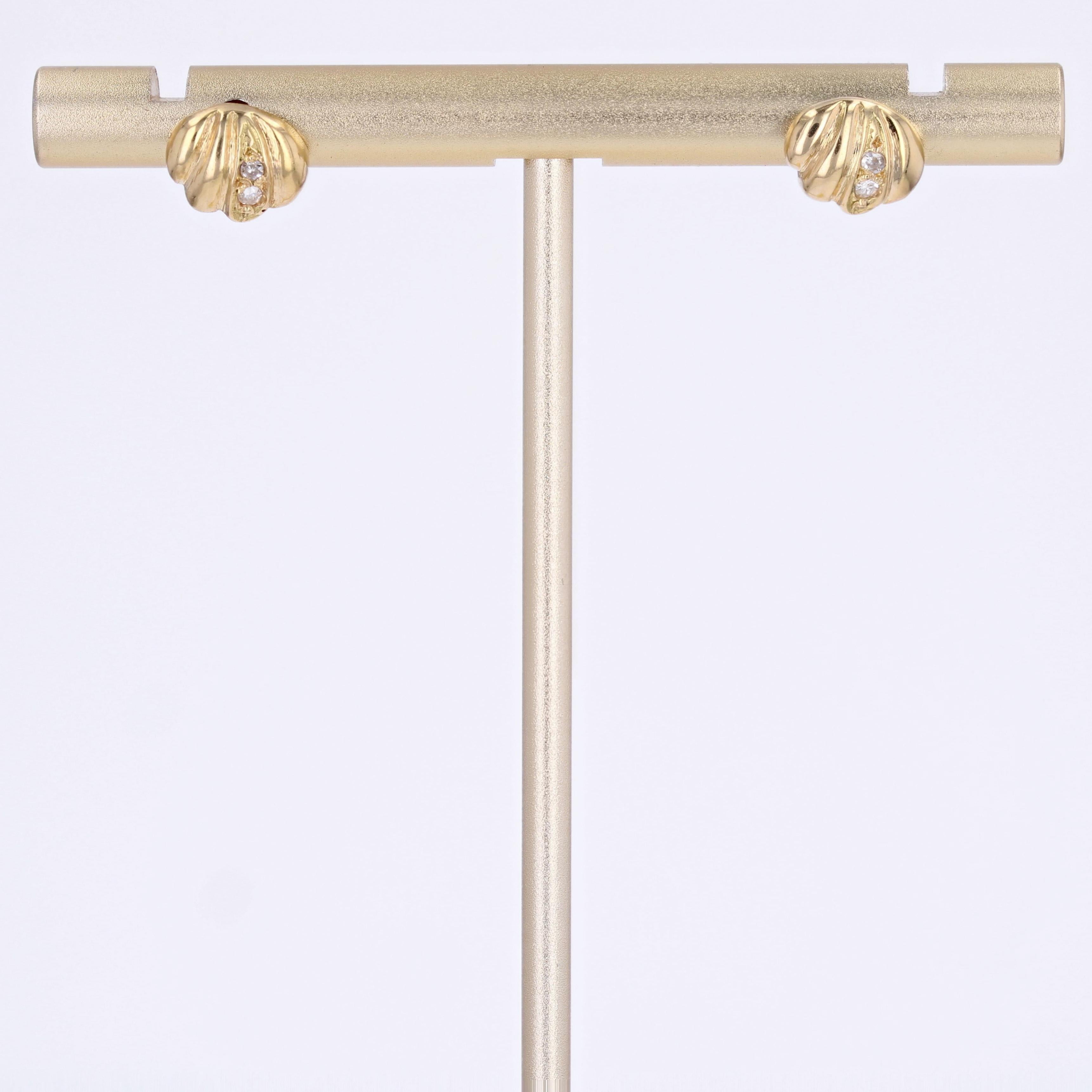 Modern Diamond 18 Karat Yellow Gold Gadrooned Stud Earrings For Sale 2